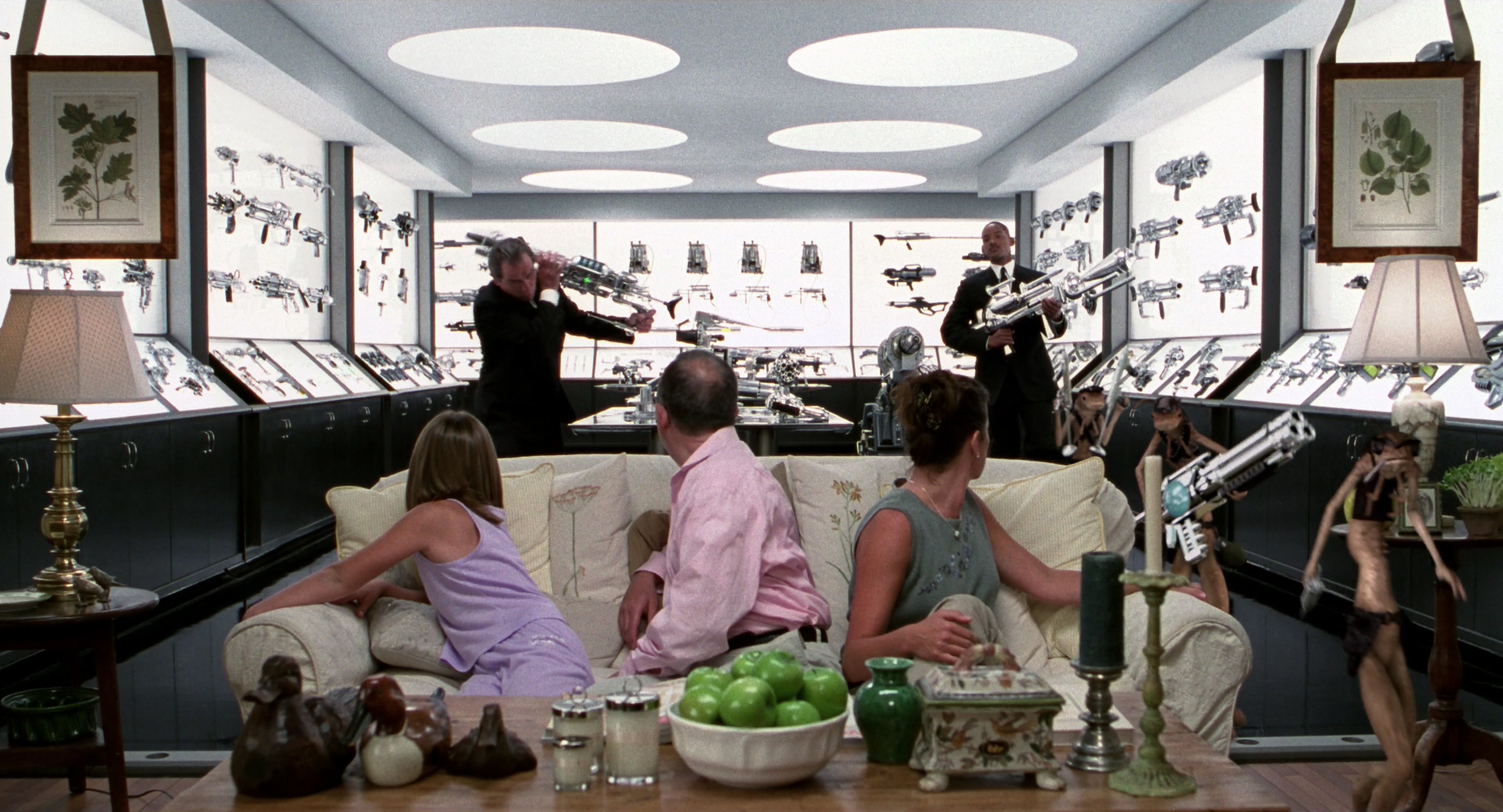 Men in Black II (2002), wide, 1.85:1 — film still