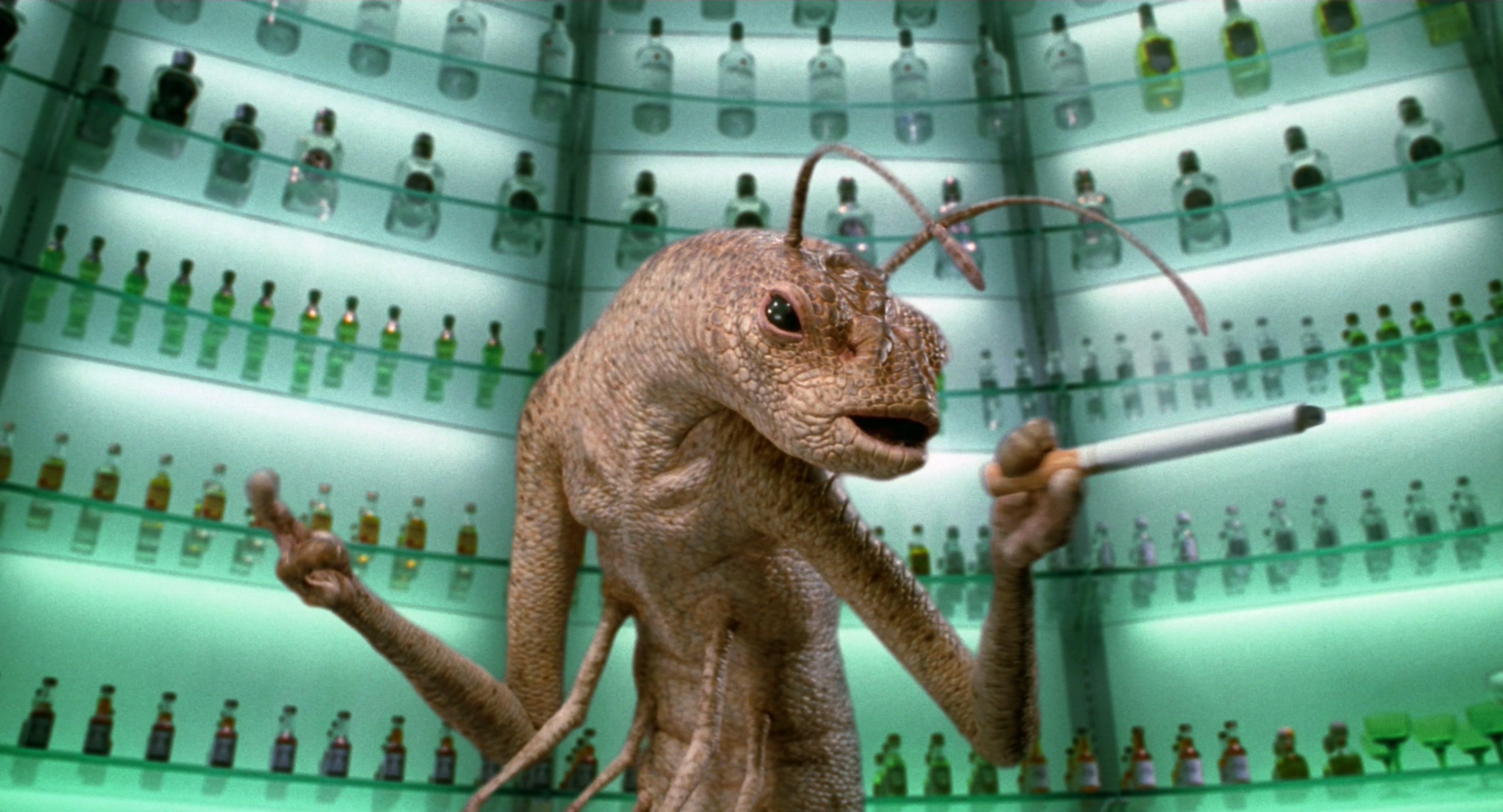Men in Black II (2002), wide, 1.85:1 — film still