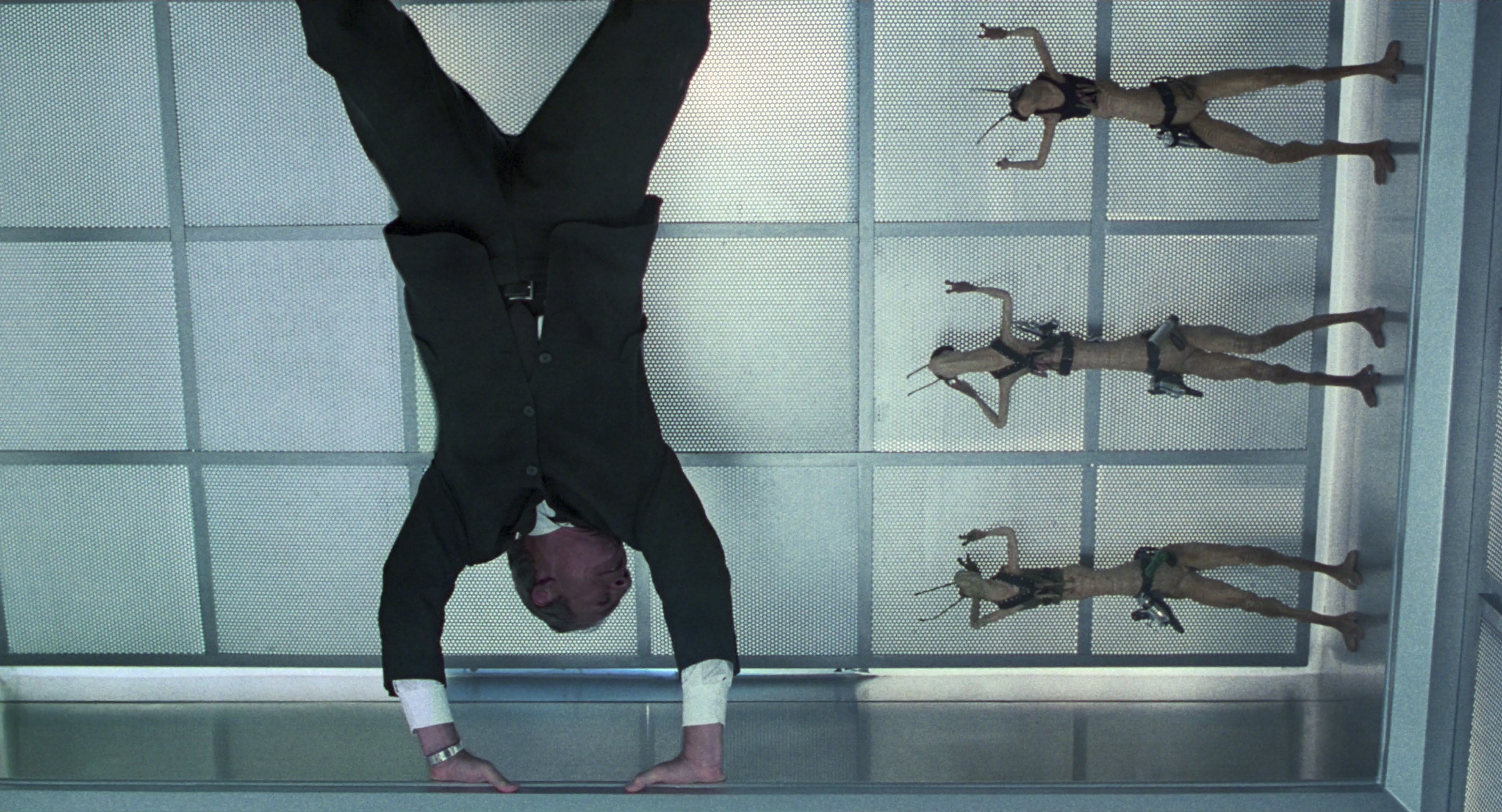 Men in Black II (2002), wide, 1.85:1 — film still