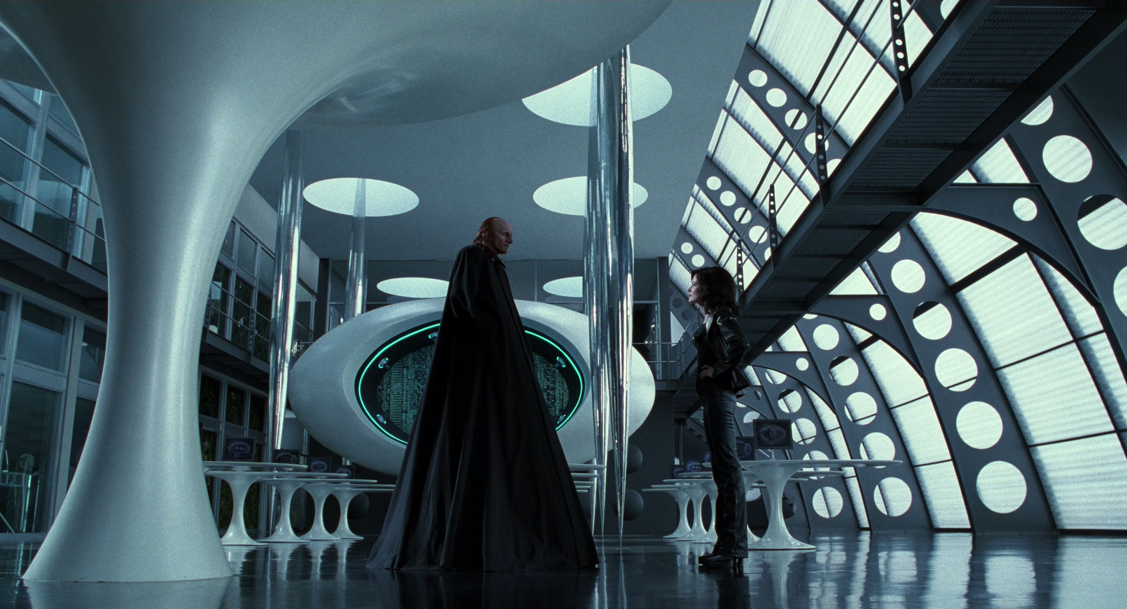 Men in Black II (2002), wide, 1.85:1 — film still