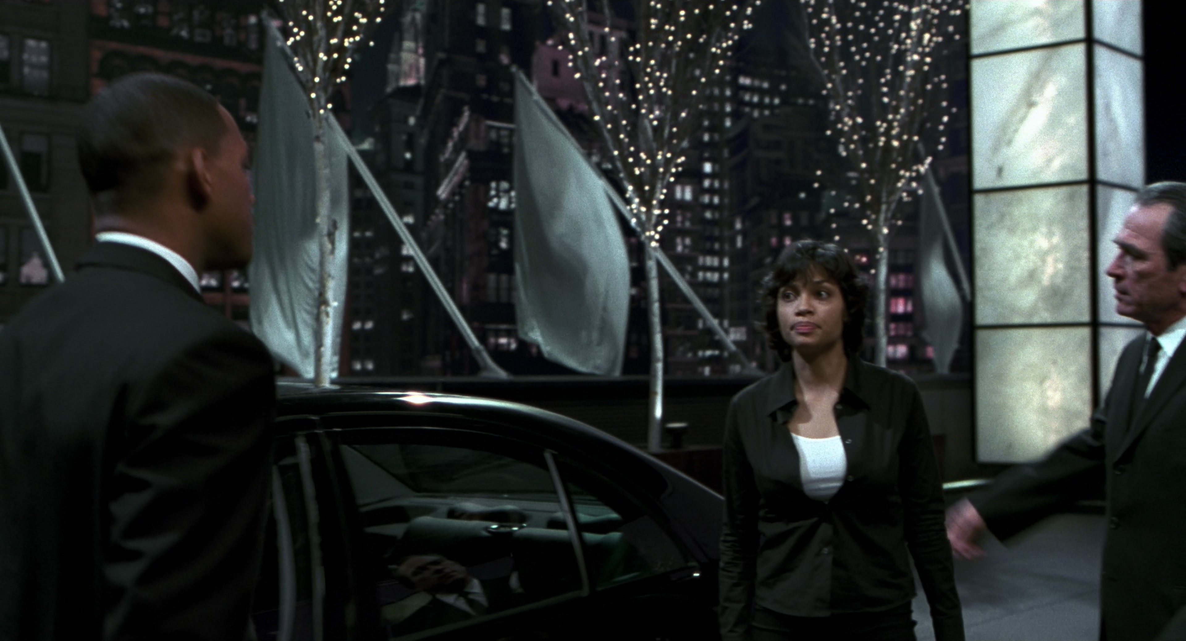 Men in Black II (2002), wide, 1.85:1 — film still