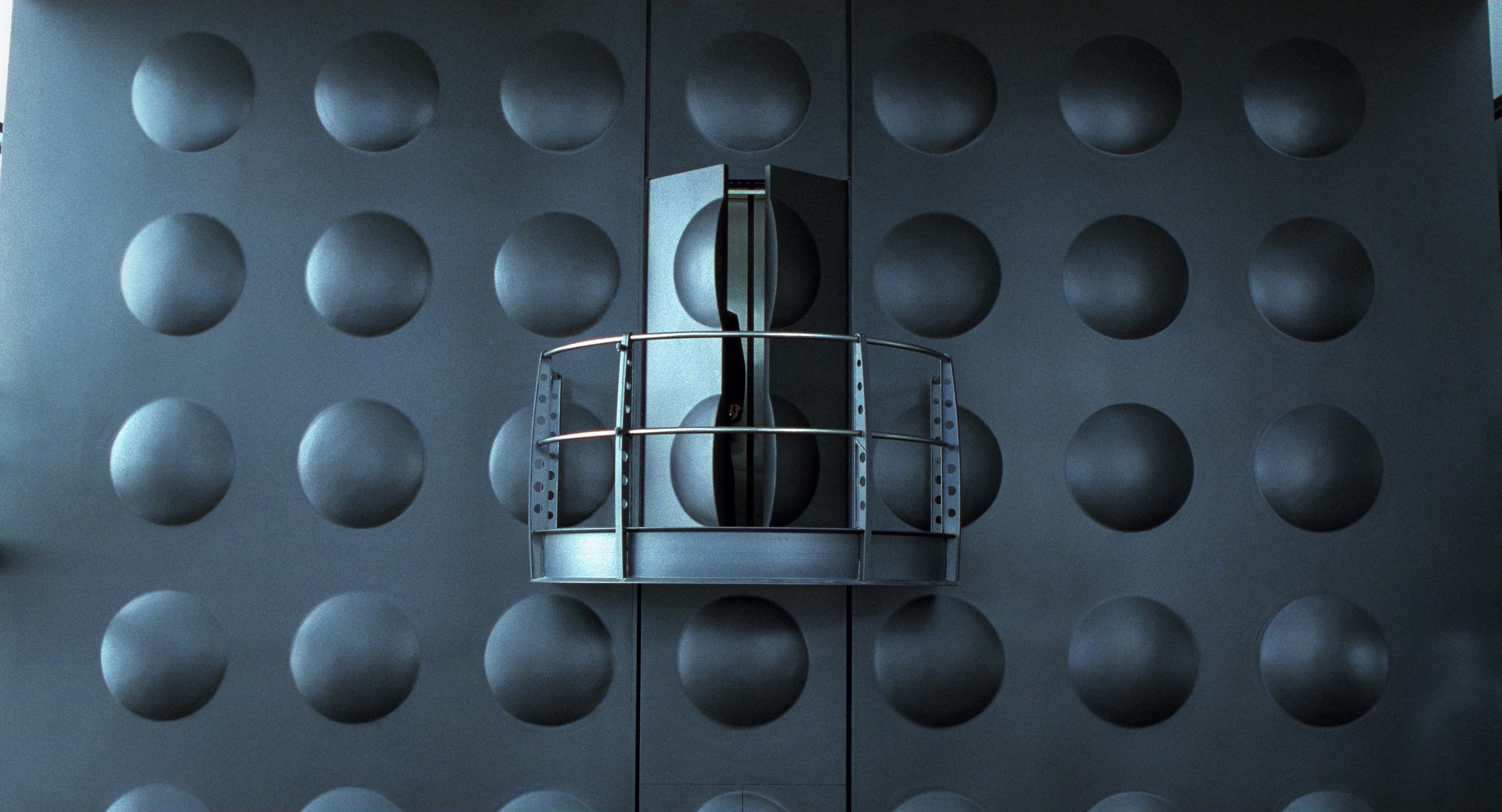 Men in Black II (2002), wide, 1.85:1 — film still