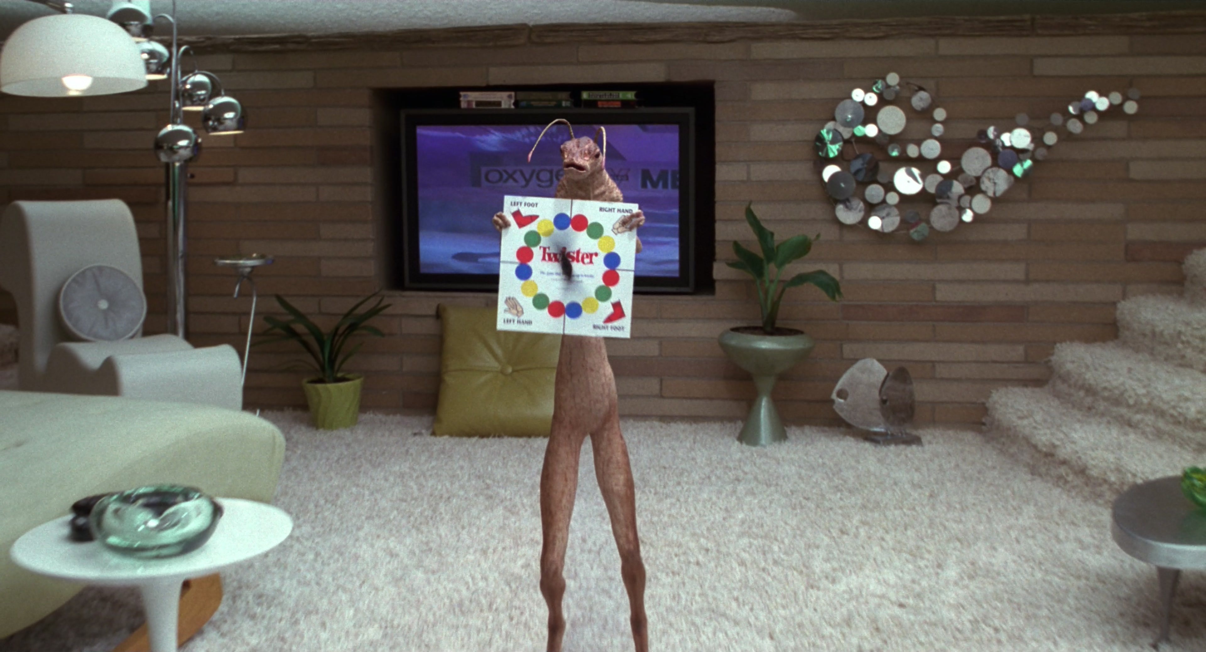 Men in Black II (2002), wide, 1.85:1 — film still