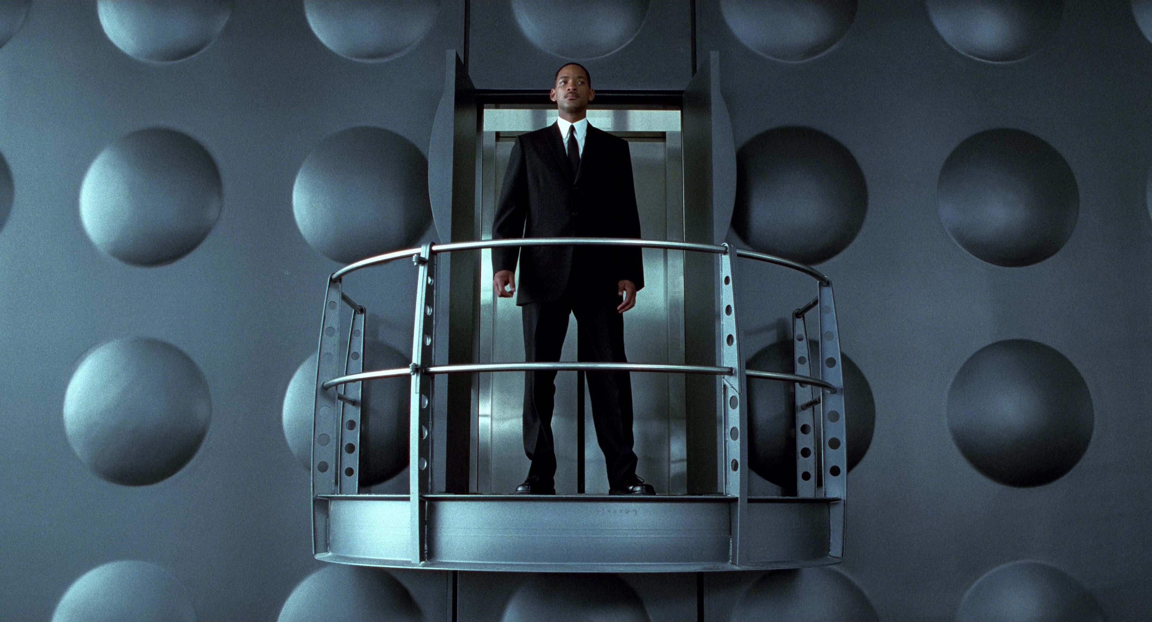 Men in Black II (2002), medium, 1.85:1 — film still