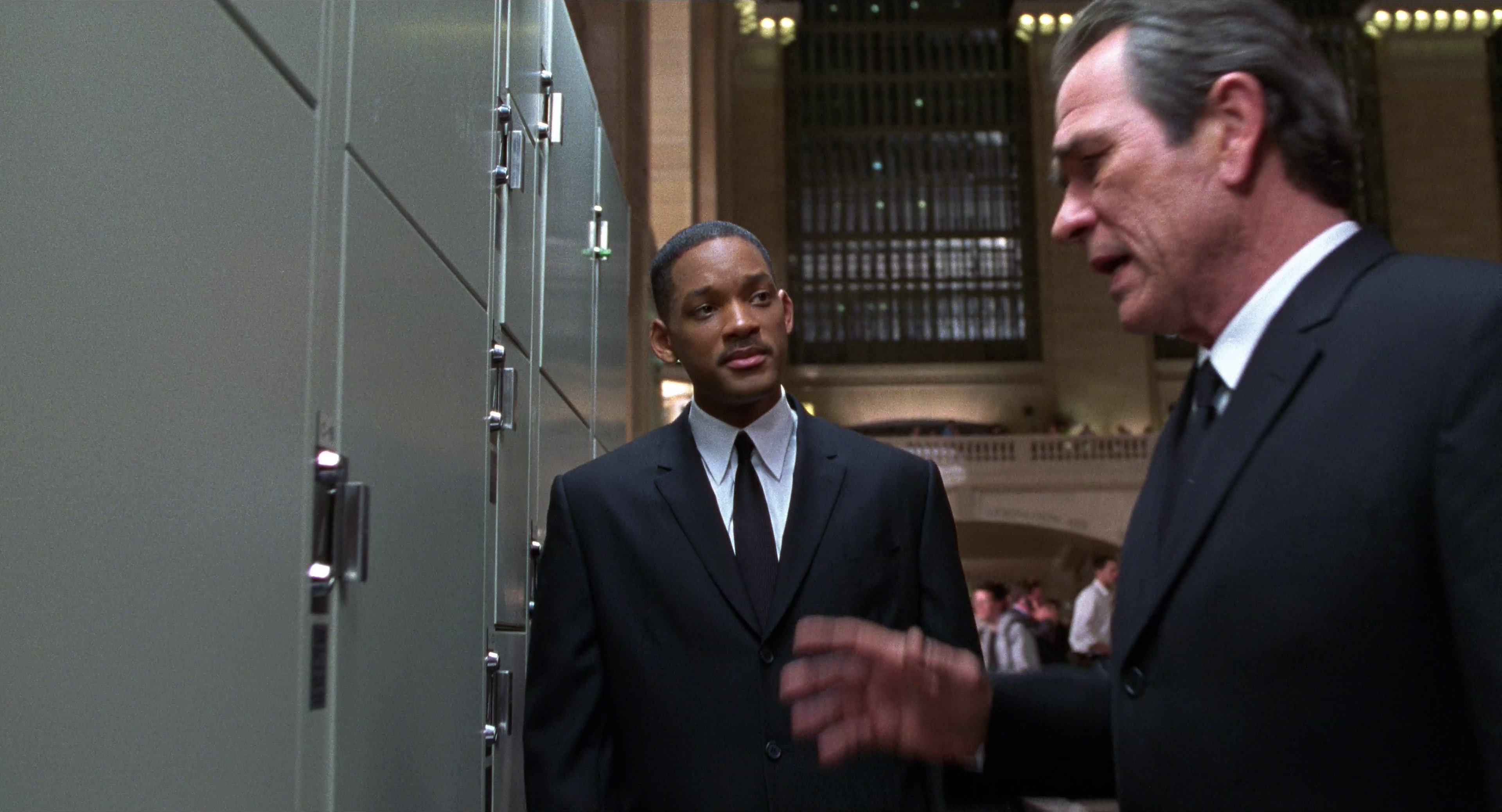 Men in Black II (2002), wide, 1.85:1 — film still
