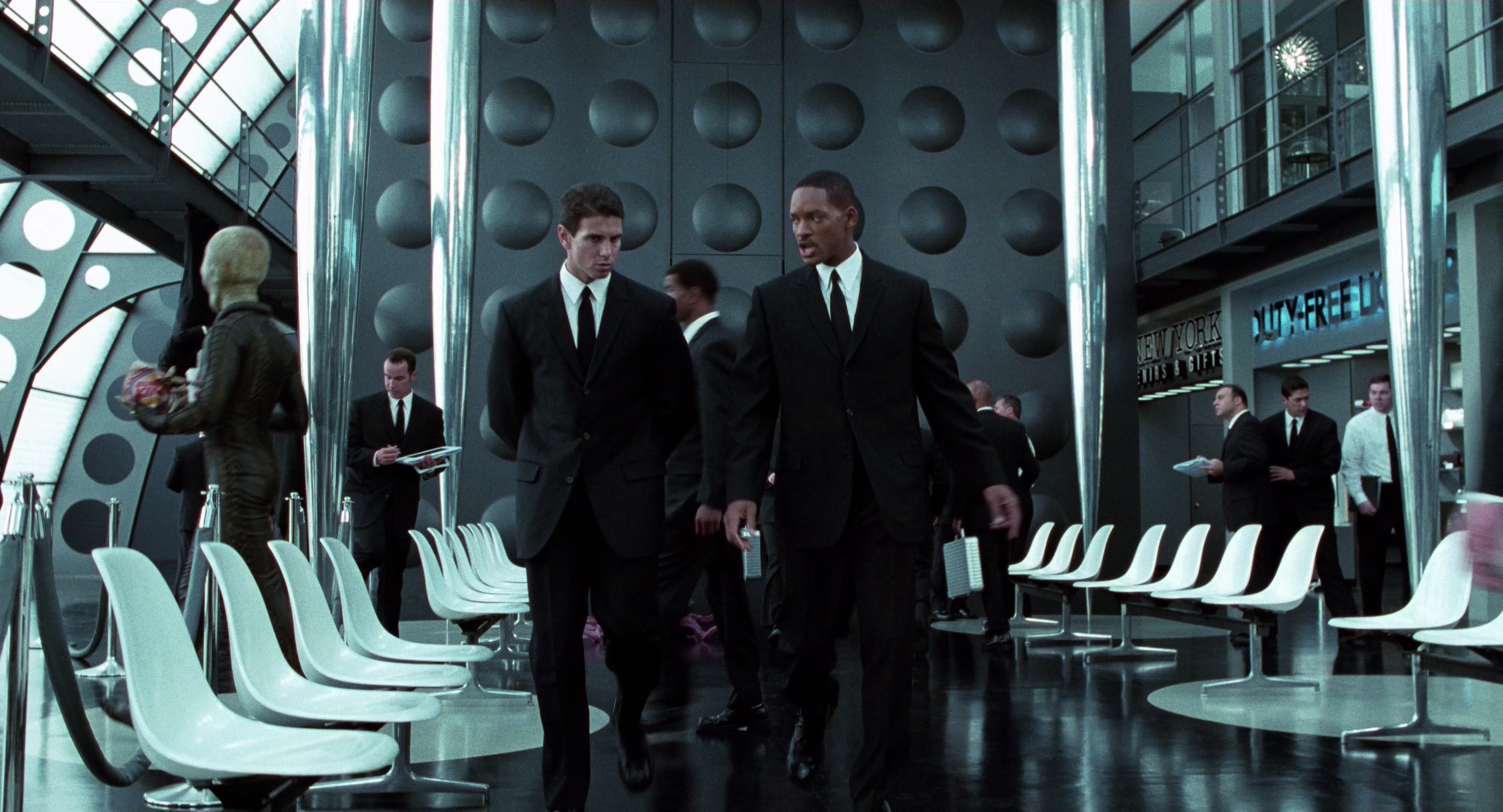 Men in Black II (2002), wide, 1.85:1 — film still