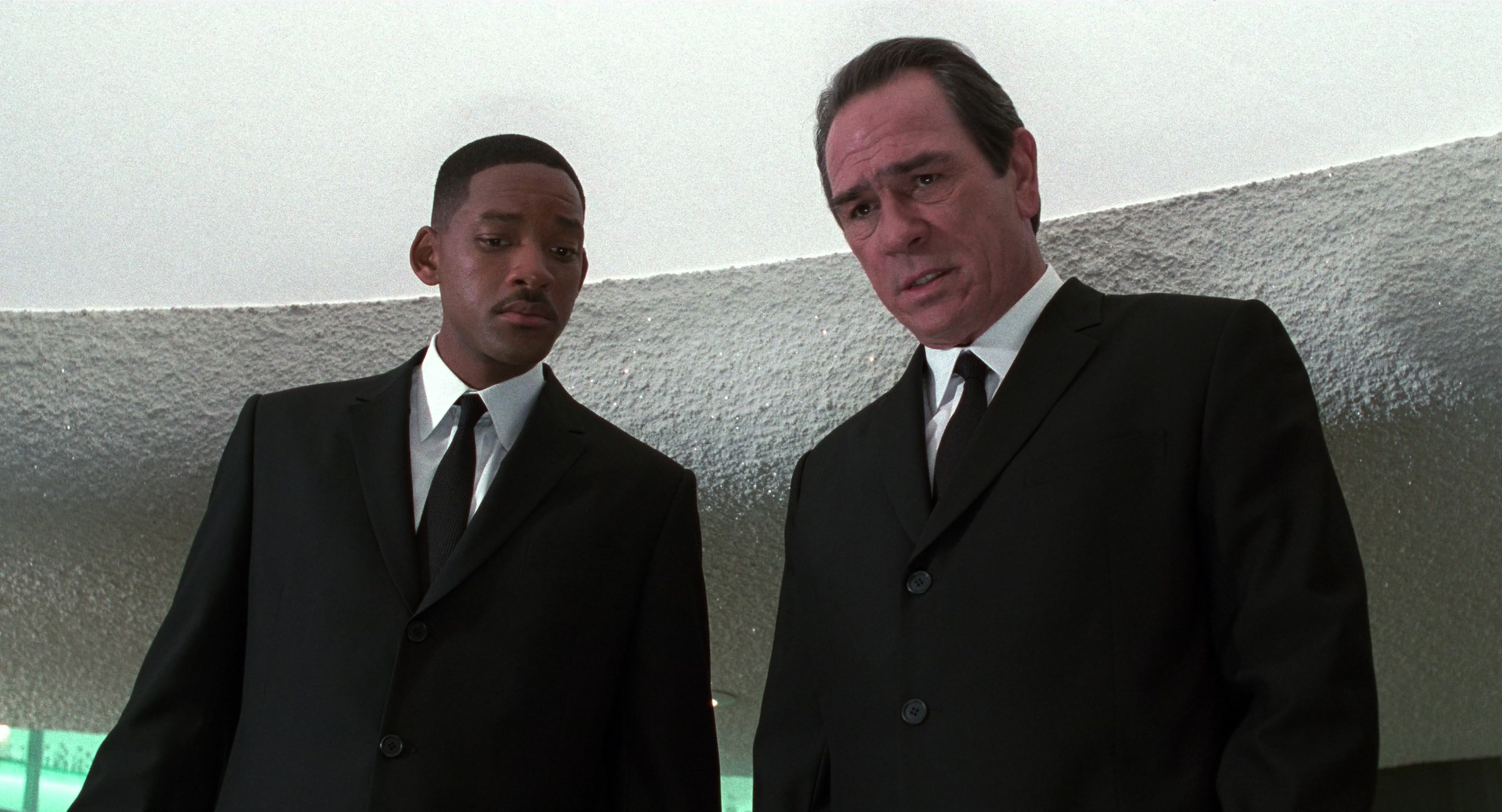 Men in Black II (2002), wide, 1.85:1 — film still