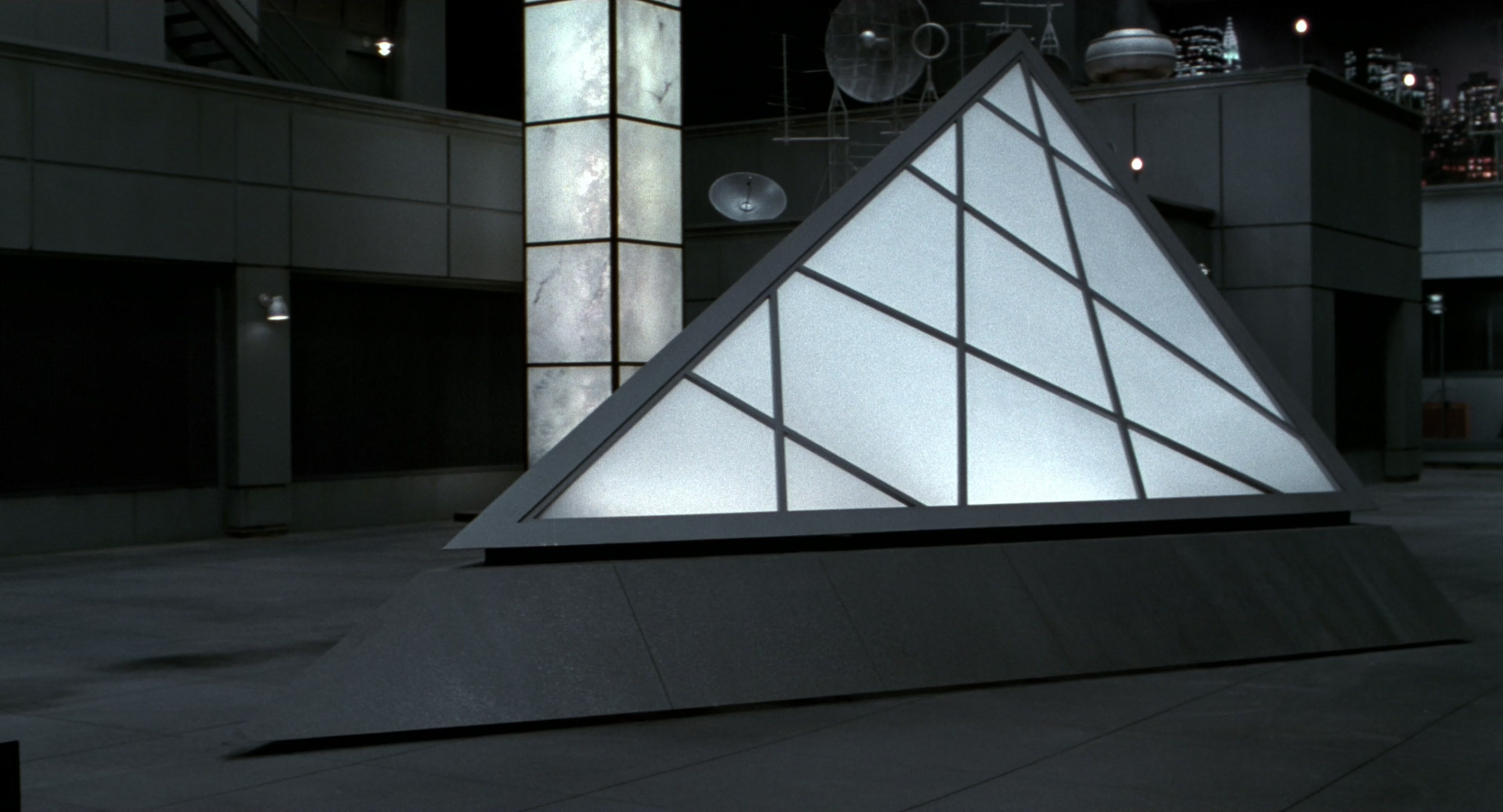 Men in Black II (2002), wide, 1.85:1 — film still