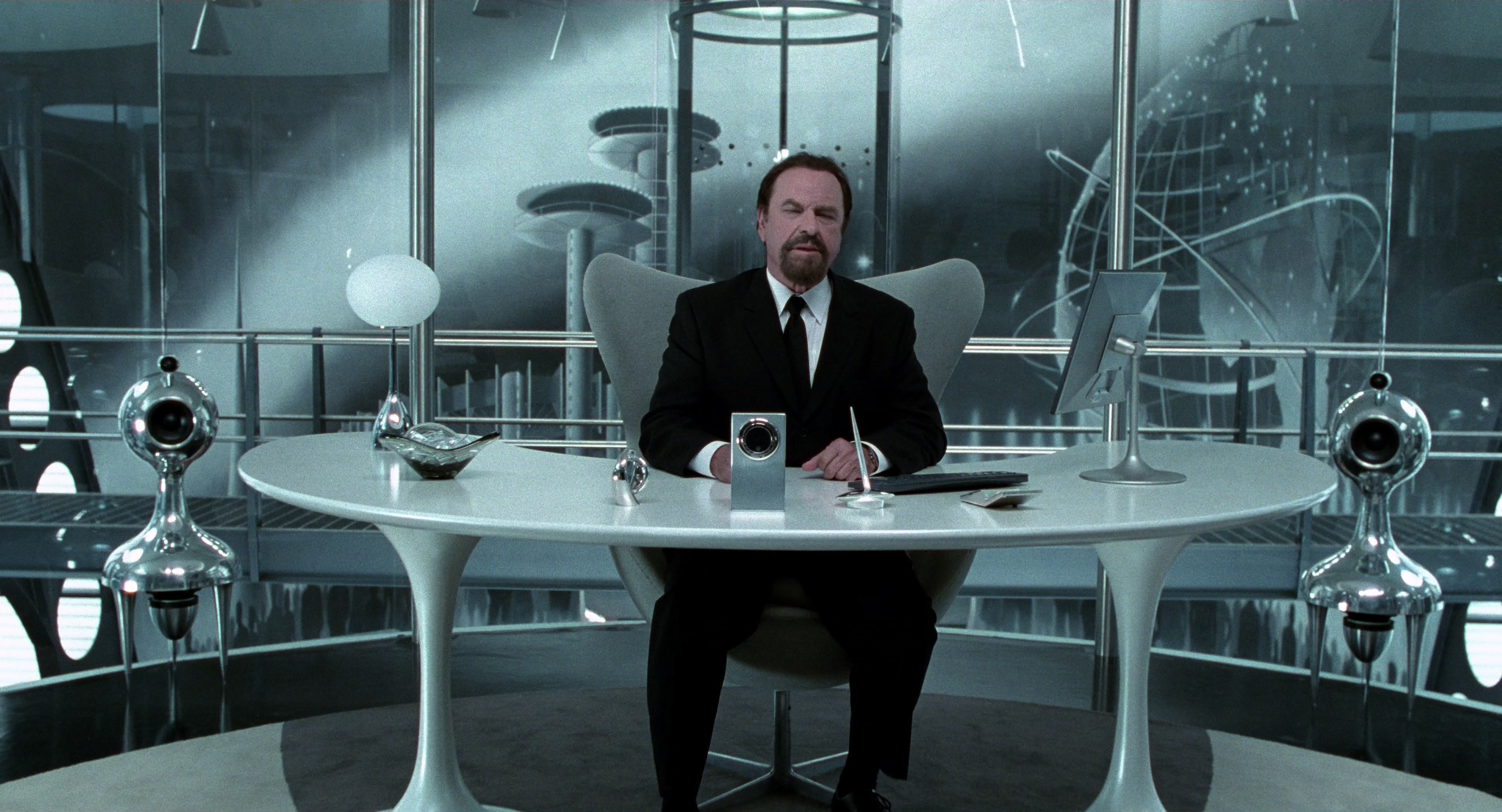 Men in Black II (2002), wide, 1.85:1 — film still