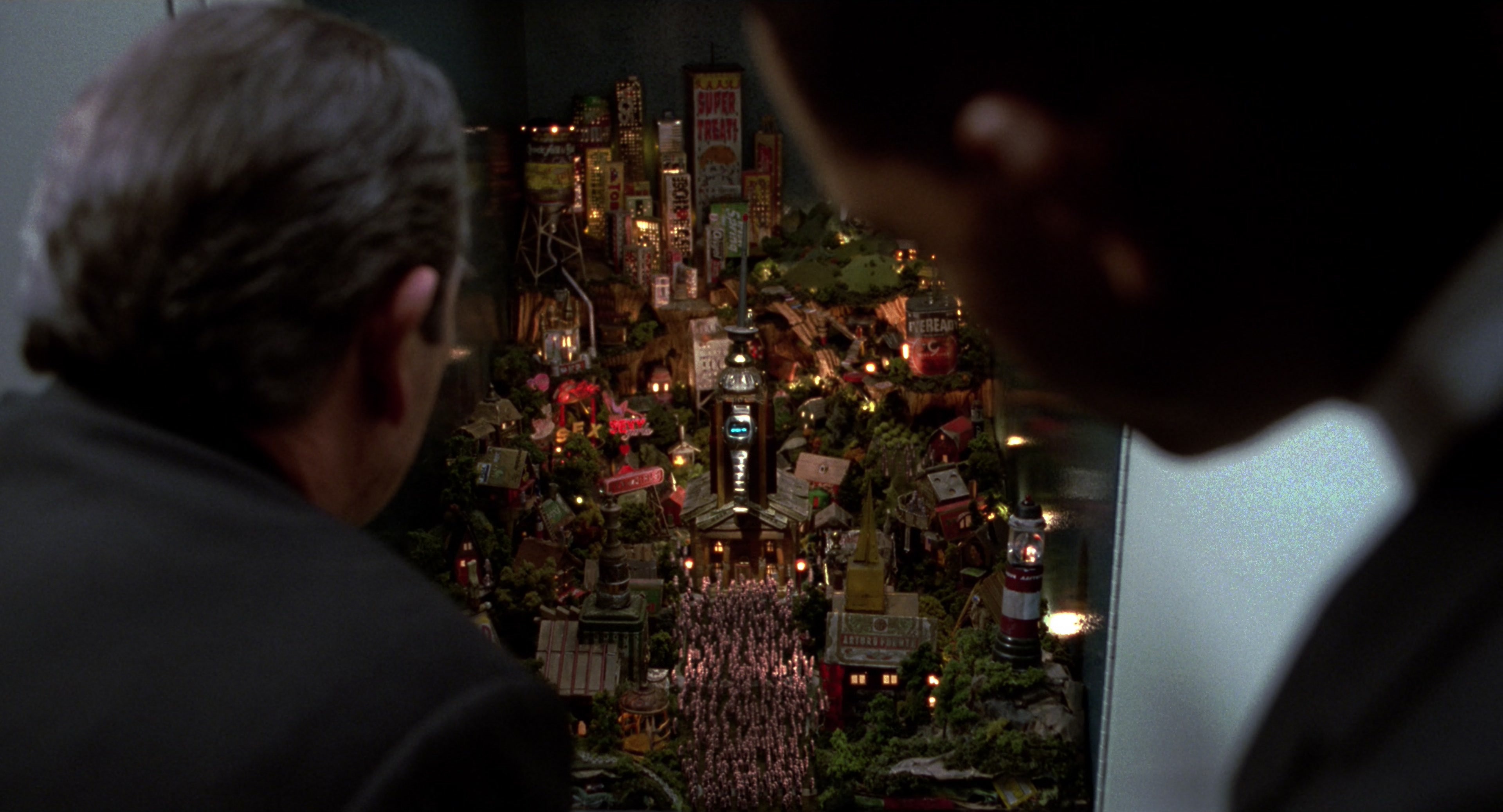 Men in Black II (2002), wide, 1.85:1 — film still