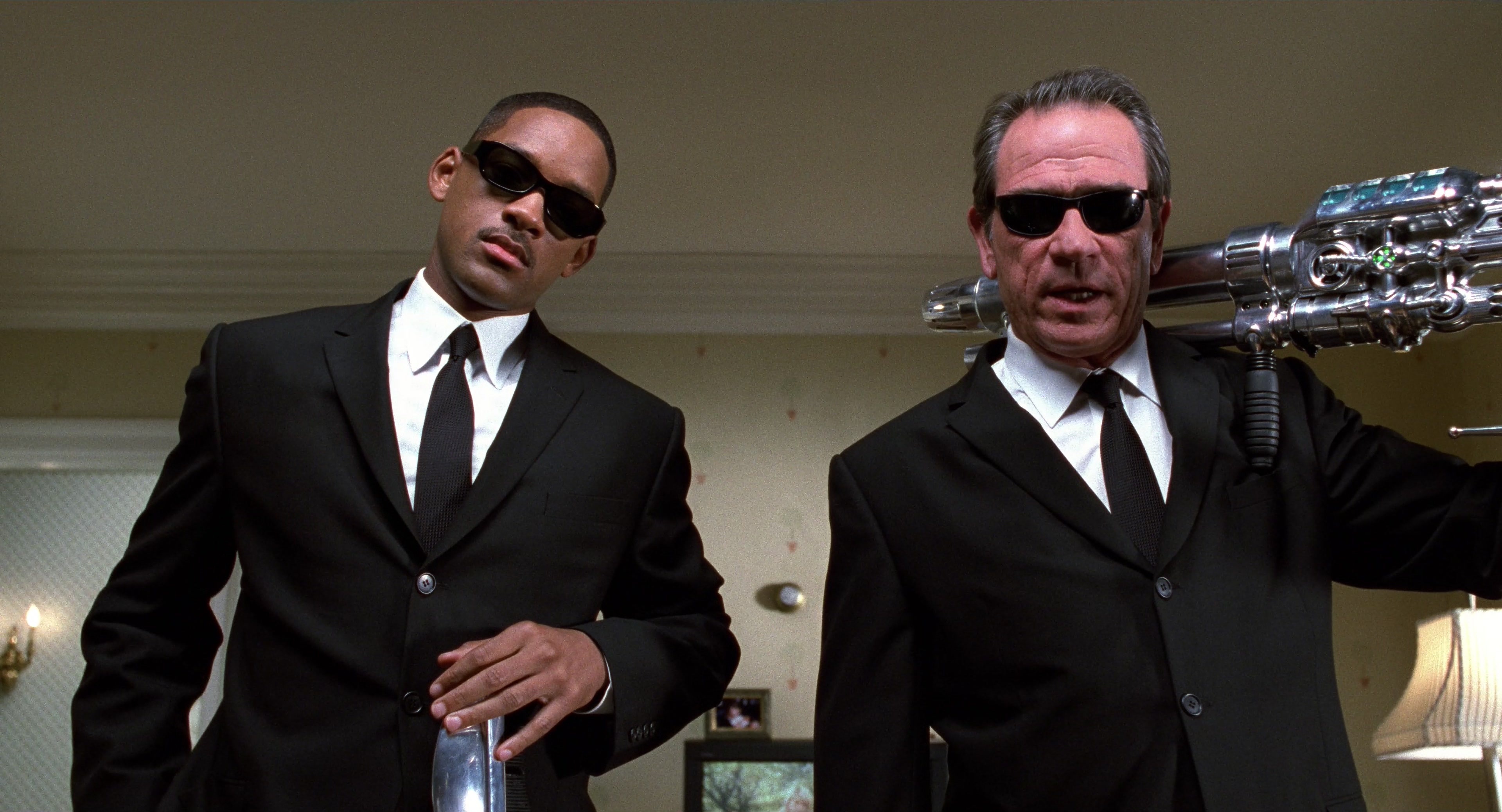 Men in Black II (2002), wide, 1.85:1 — film still