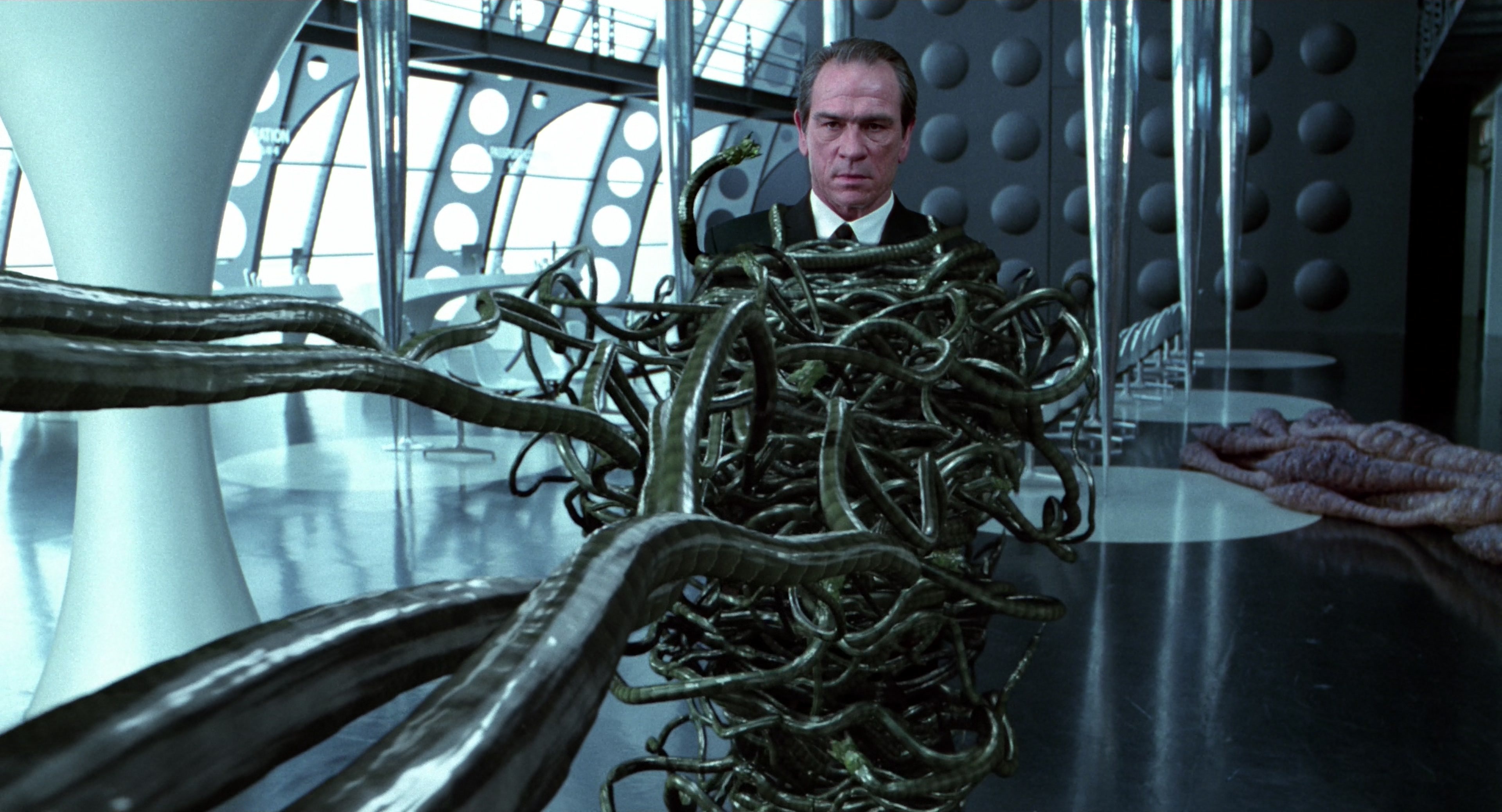 Men in Black II (2002), wide, 1.85:1 — film still