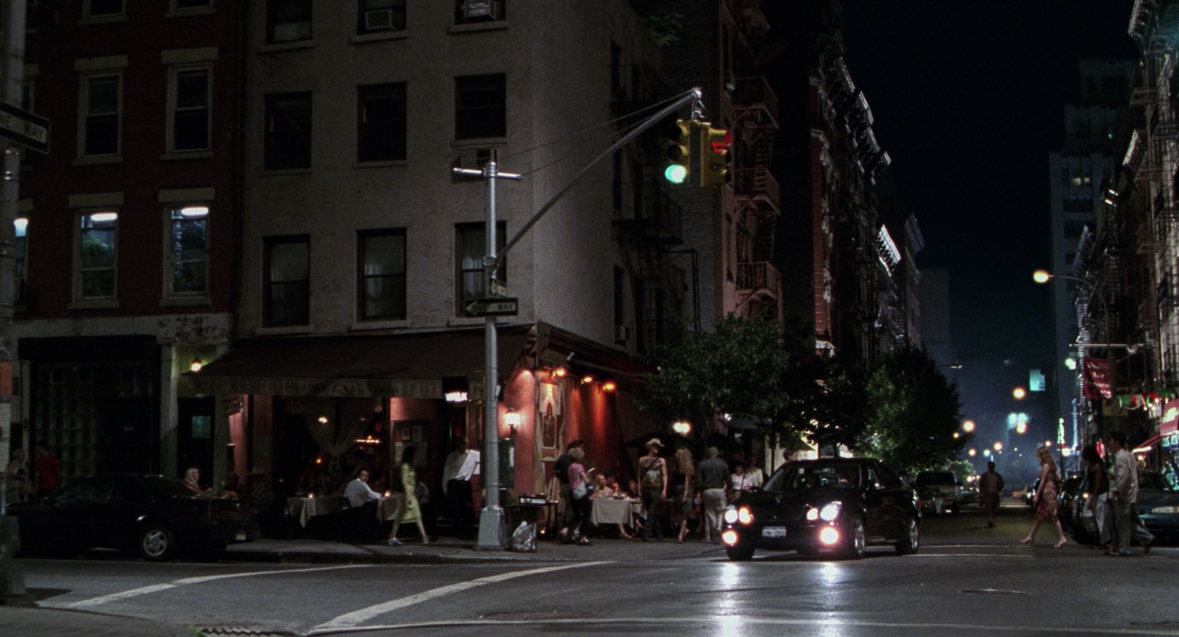 Men in Black II (2002), wide, 1.85:1 — film still