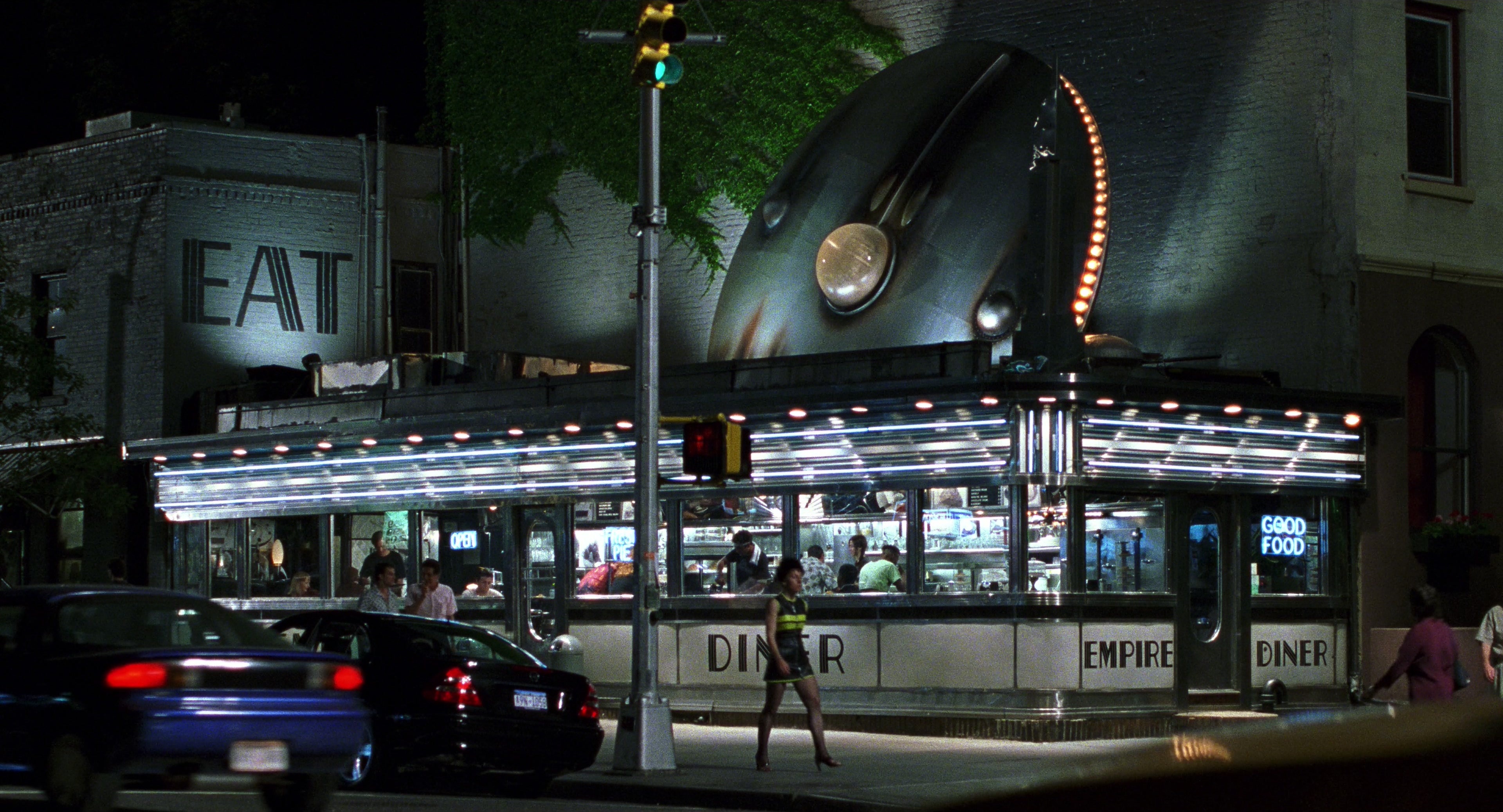 Men in Black II (2002), wide, 1.85:1 — film still