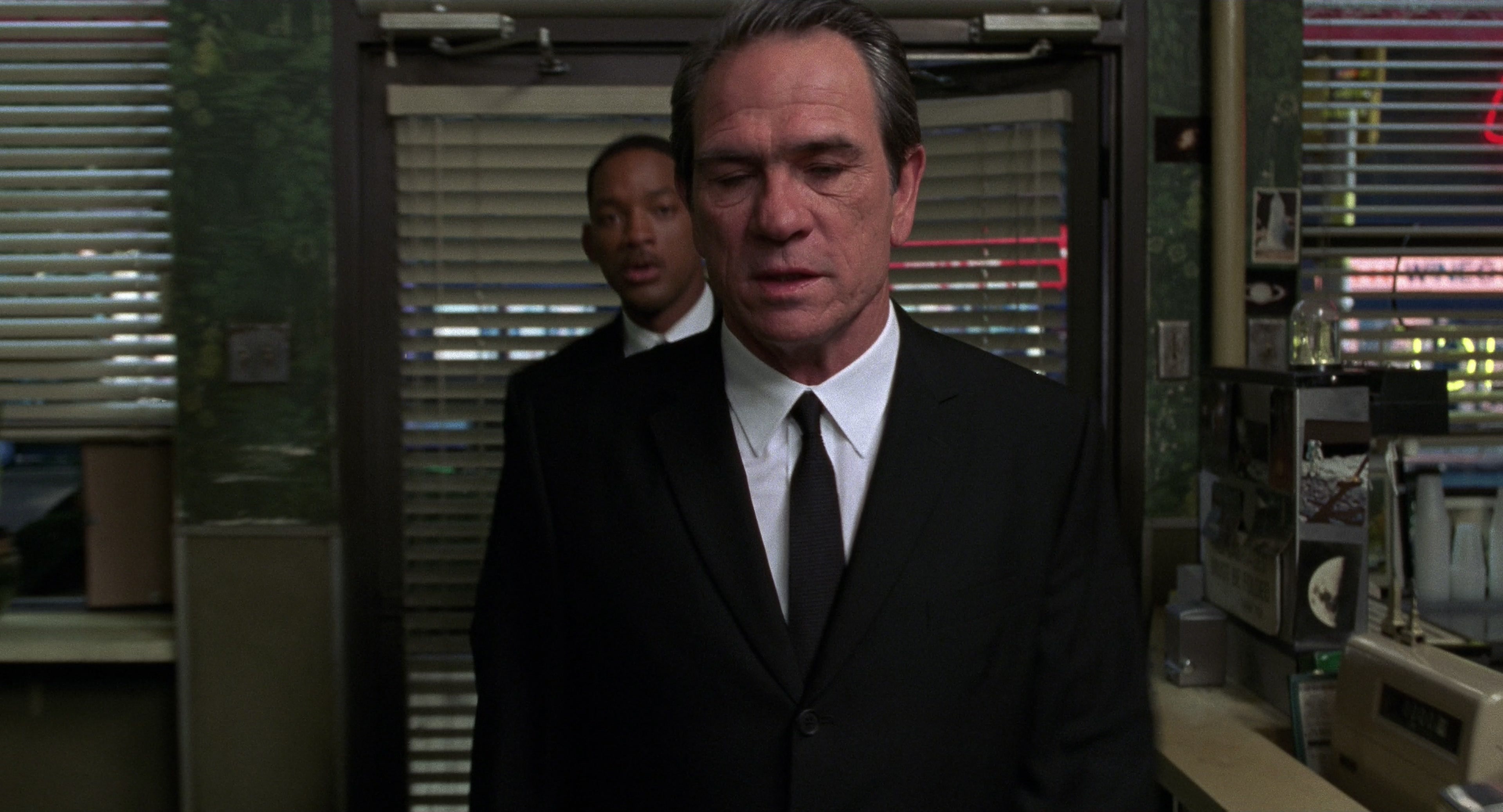 Men in Black II (2002), wide, 1.85:1 — film still