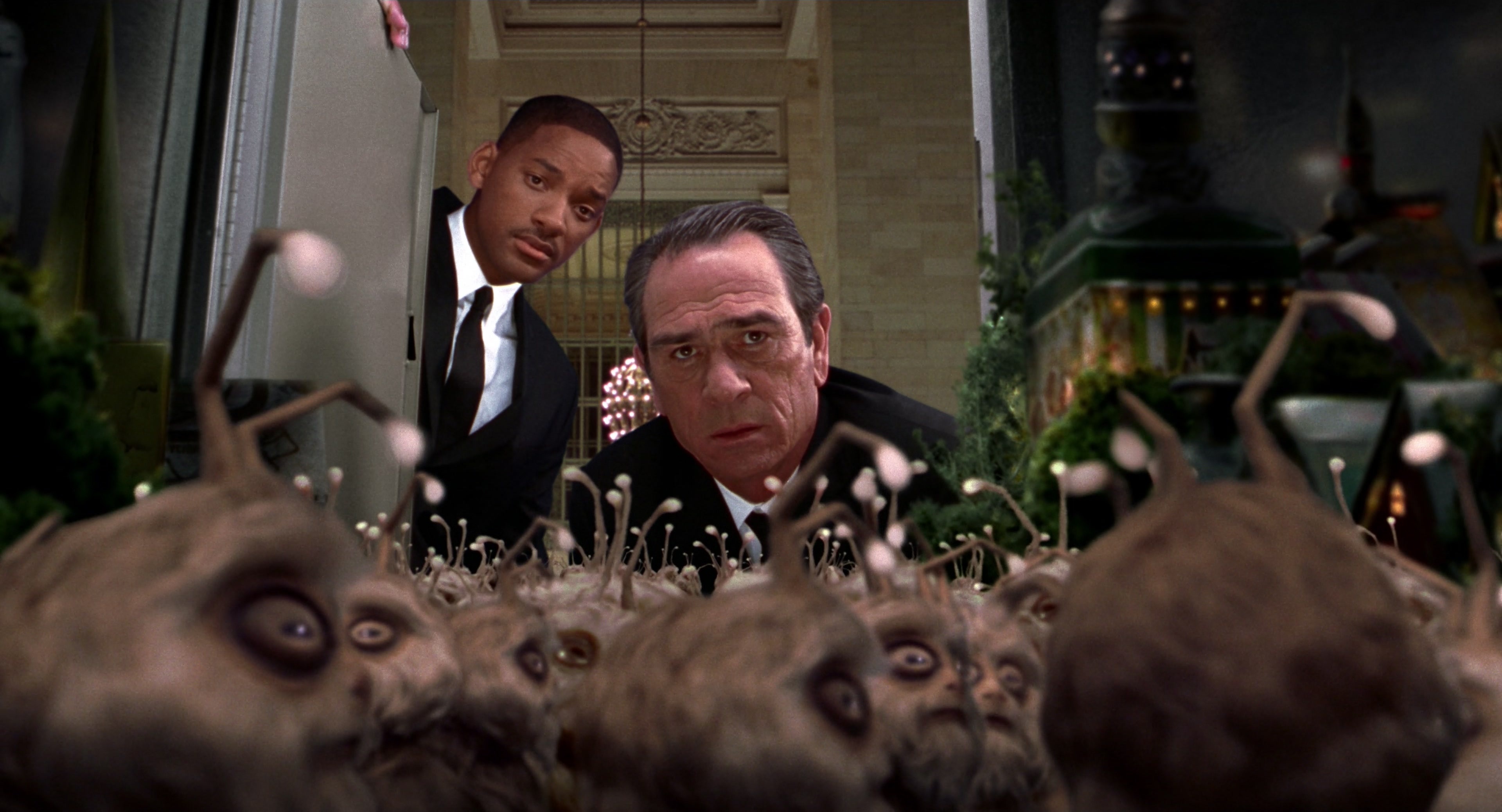 Men in Black II (2002), wide, 1.85:1 — film still