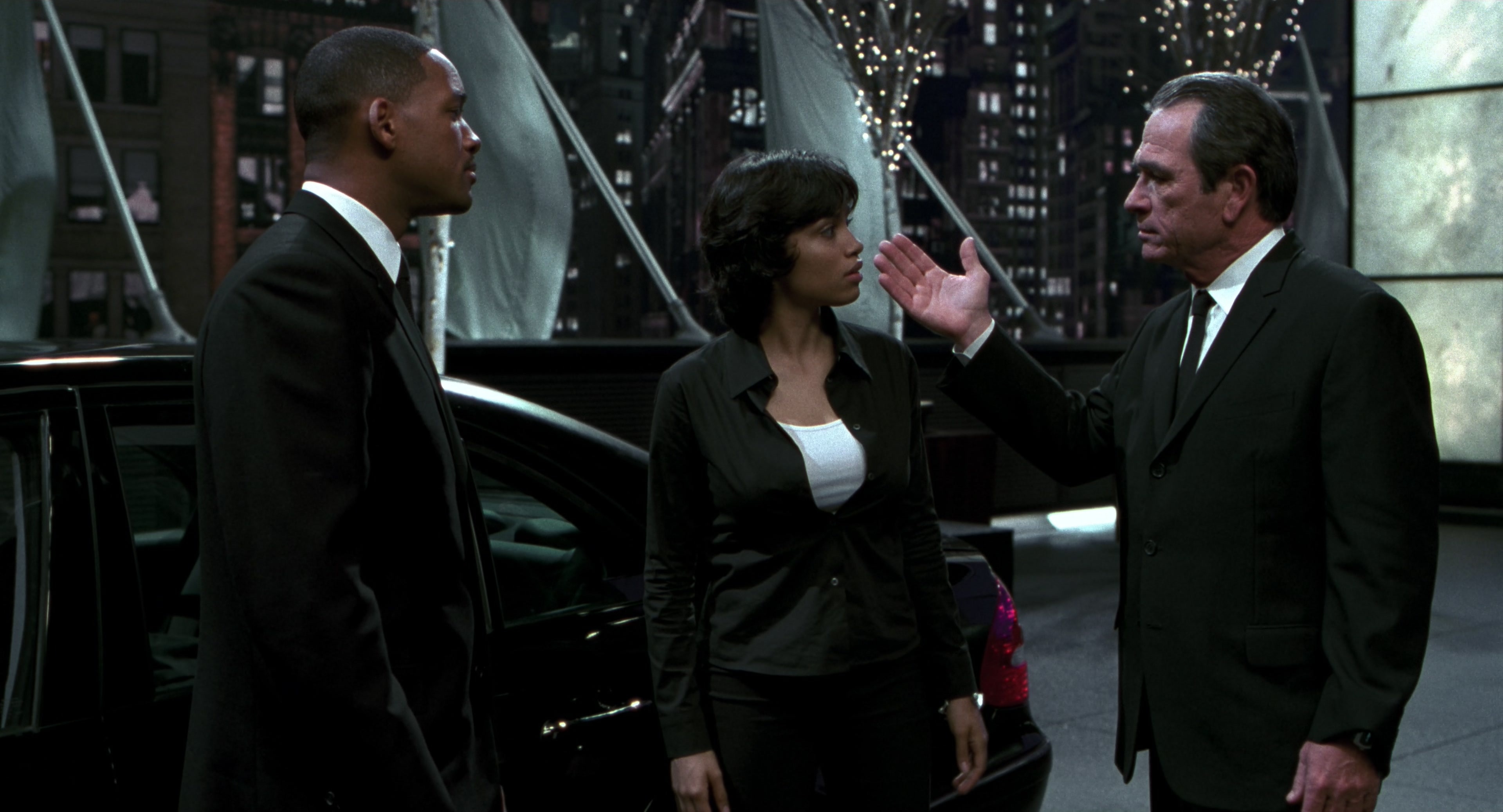 Men in Black II (2002), wide, 1.85:1 — film still