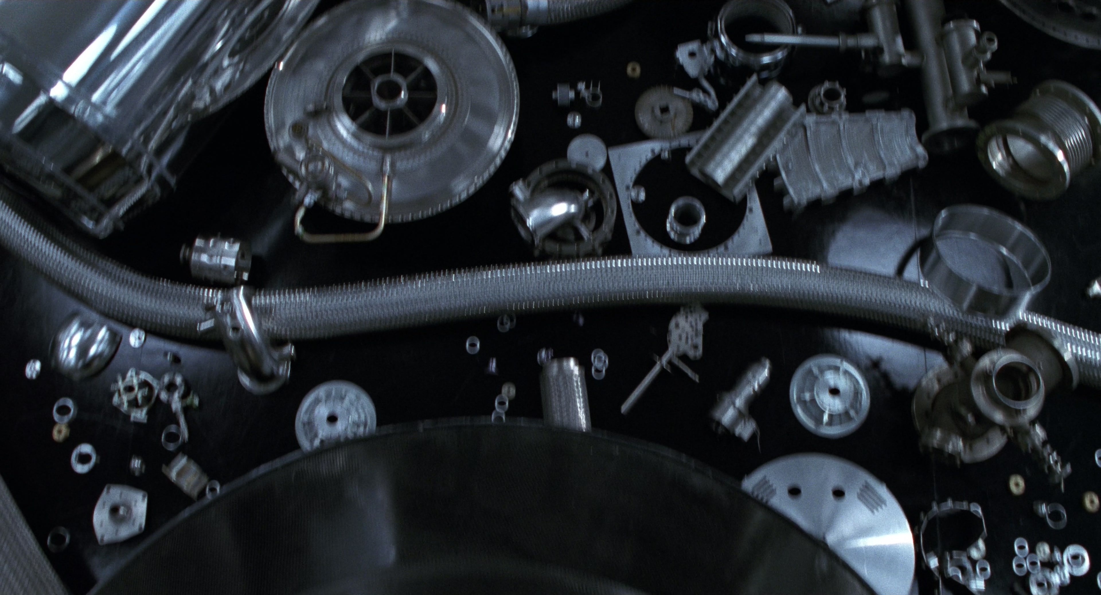 Men in Black II (2002), wide, 1.85:1 — film still