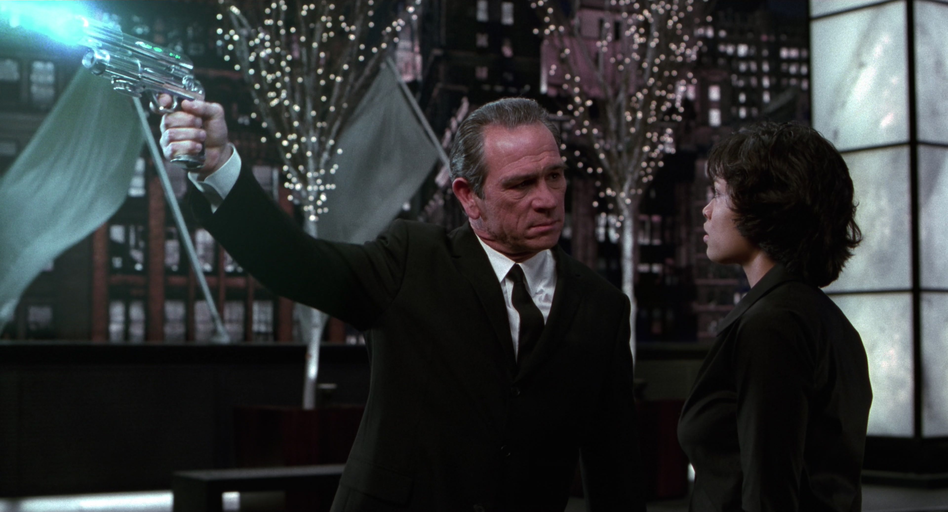 Men in Black II (2002), wide, 1.85:1 — film still
