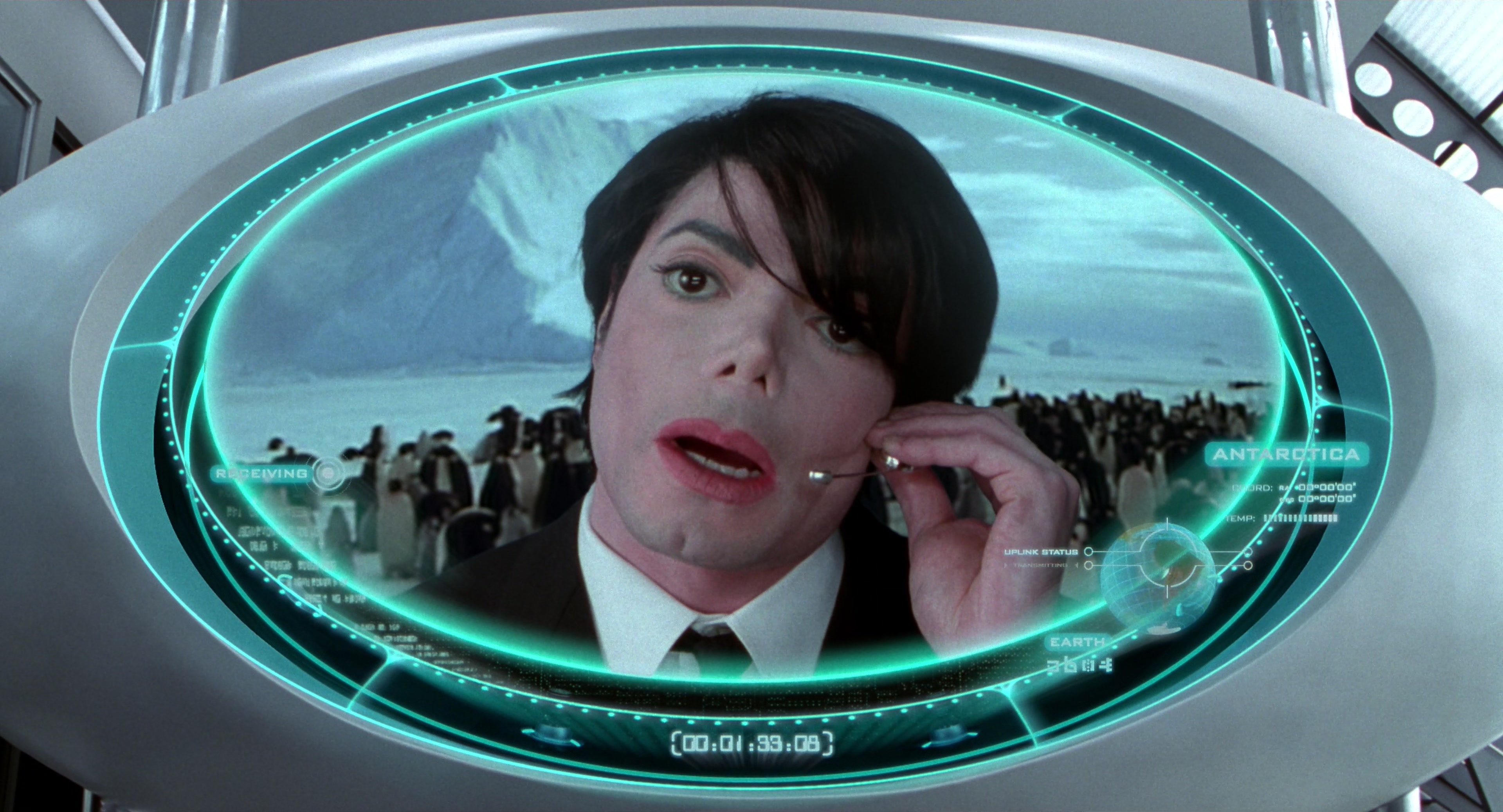 Men in Black II (2002), wide, 1.85:1 — film still
