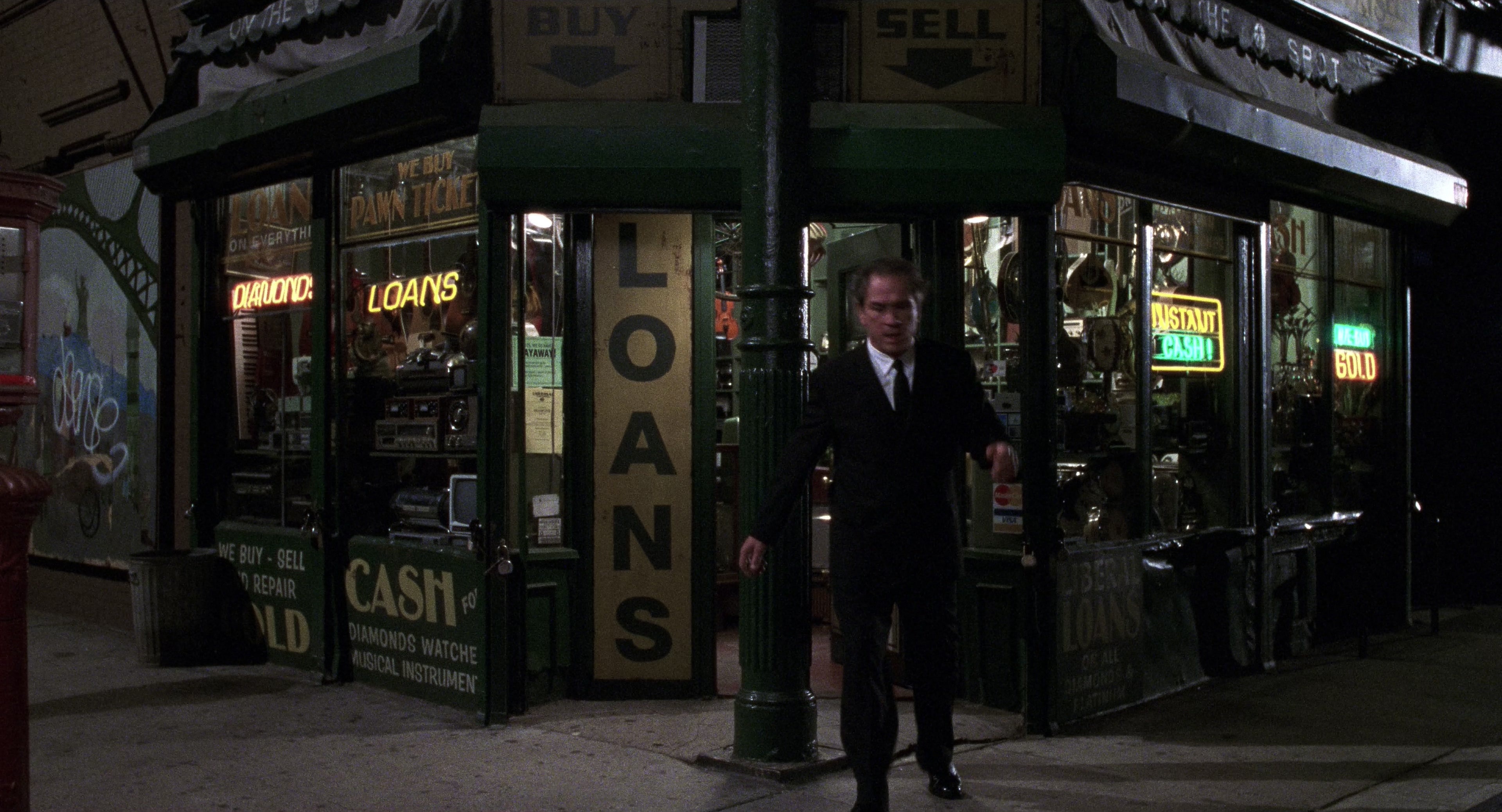 Men in Black II (2002), wide, 1.85:1 — film still