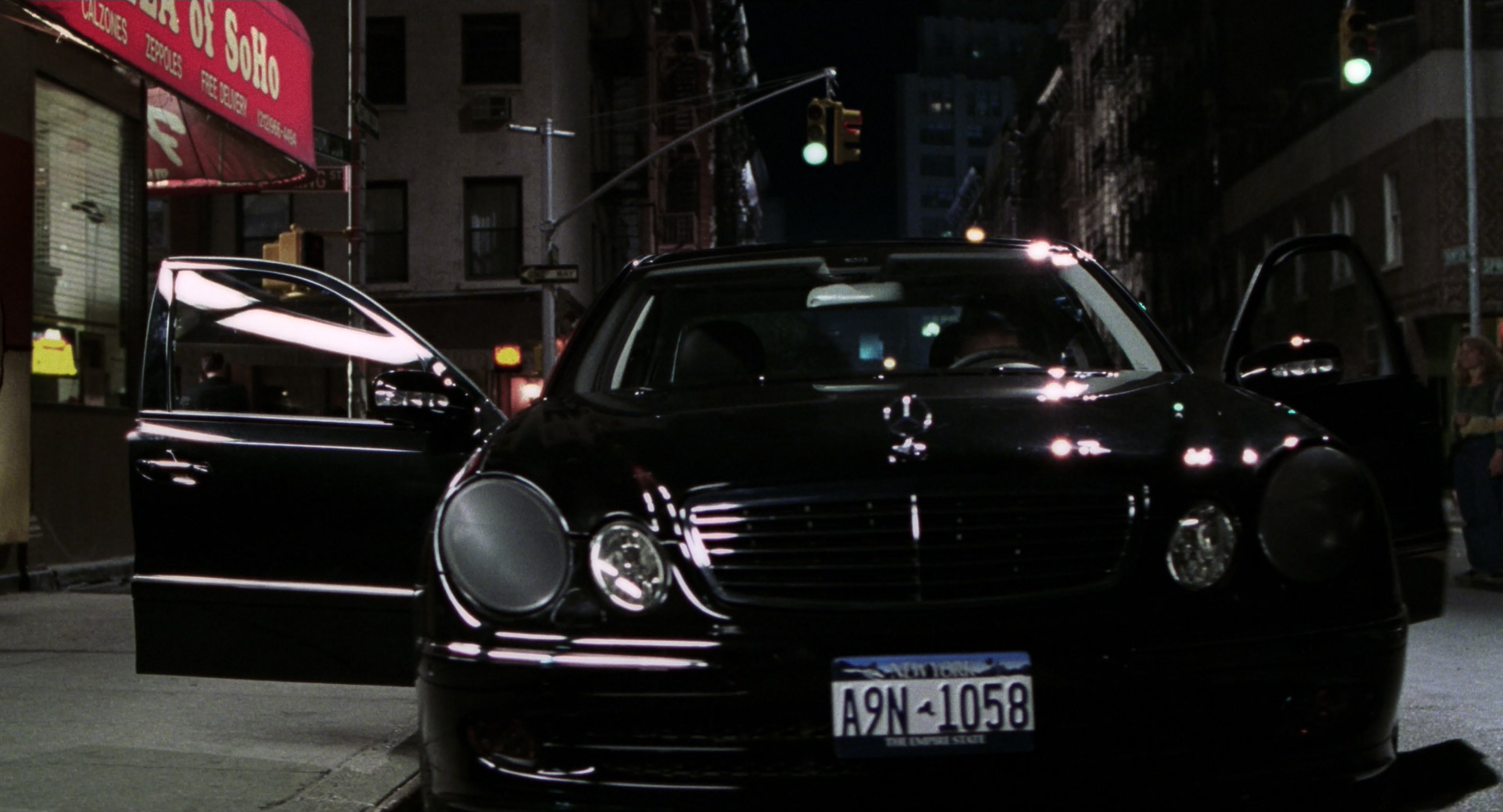 Men in Black II (2002), wide, 1.85:1 — film still
