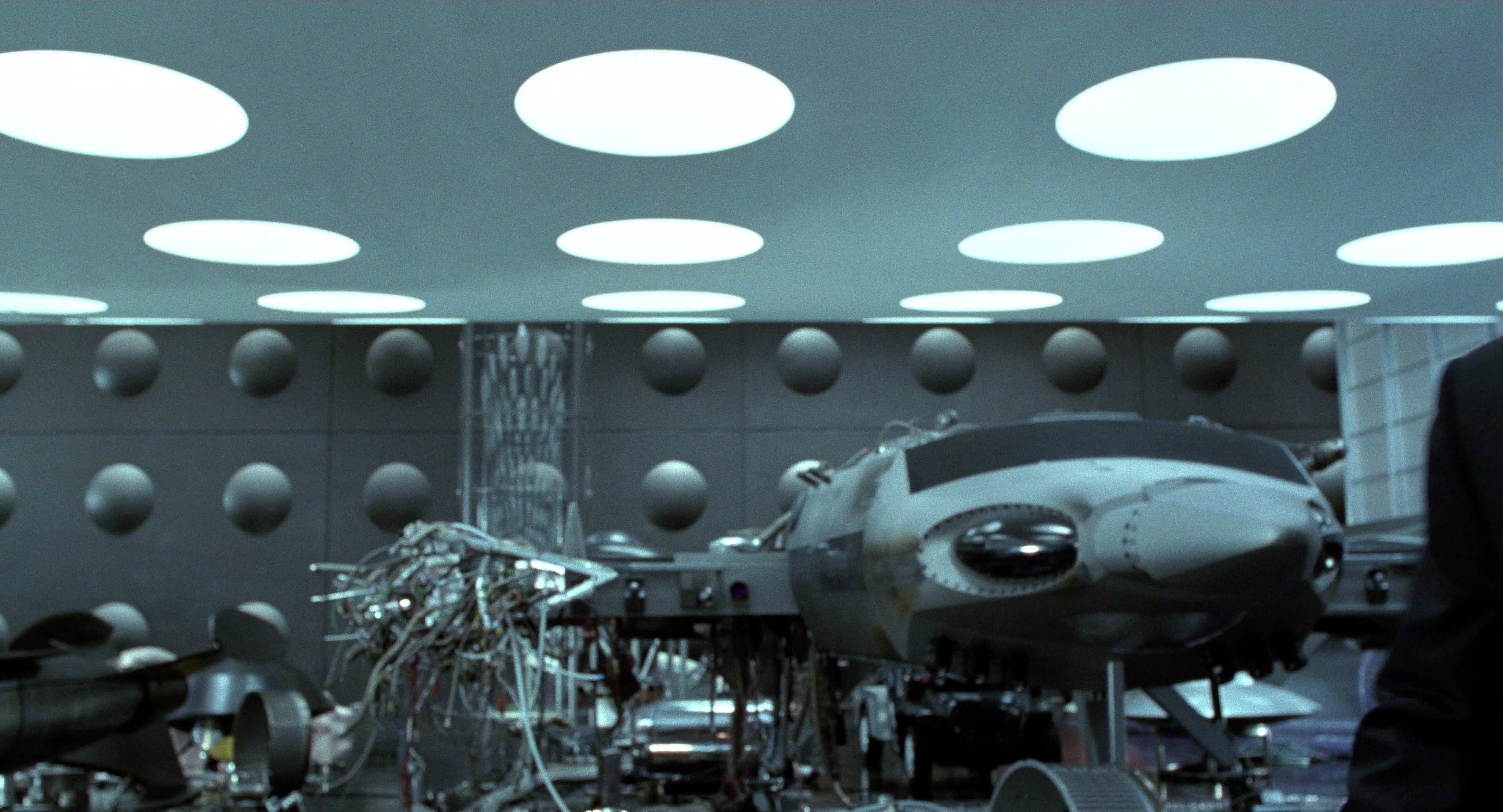 Men in Black II (2002), wide, 1.85:1 — film still