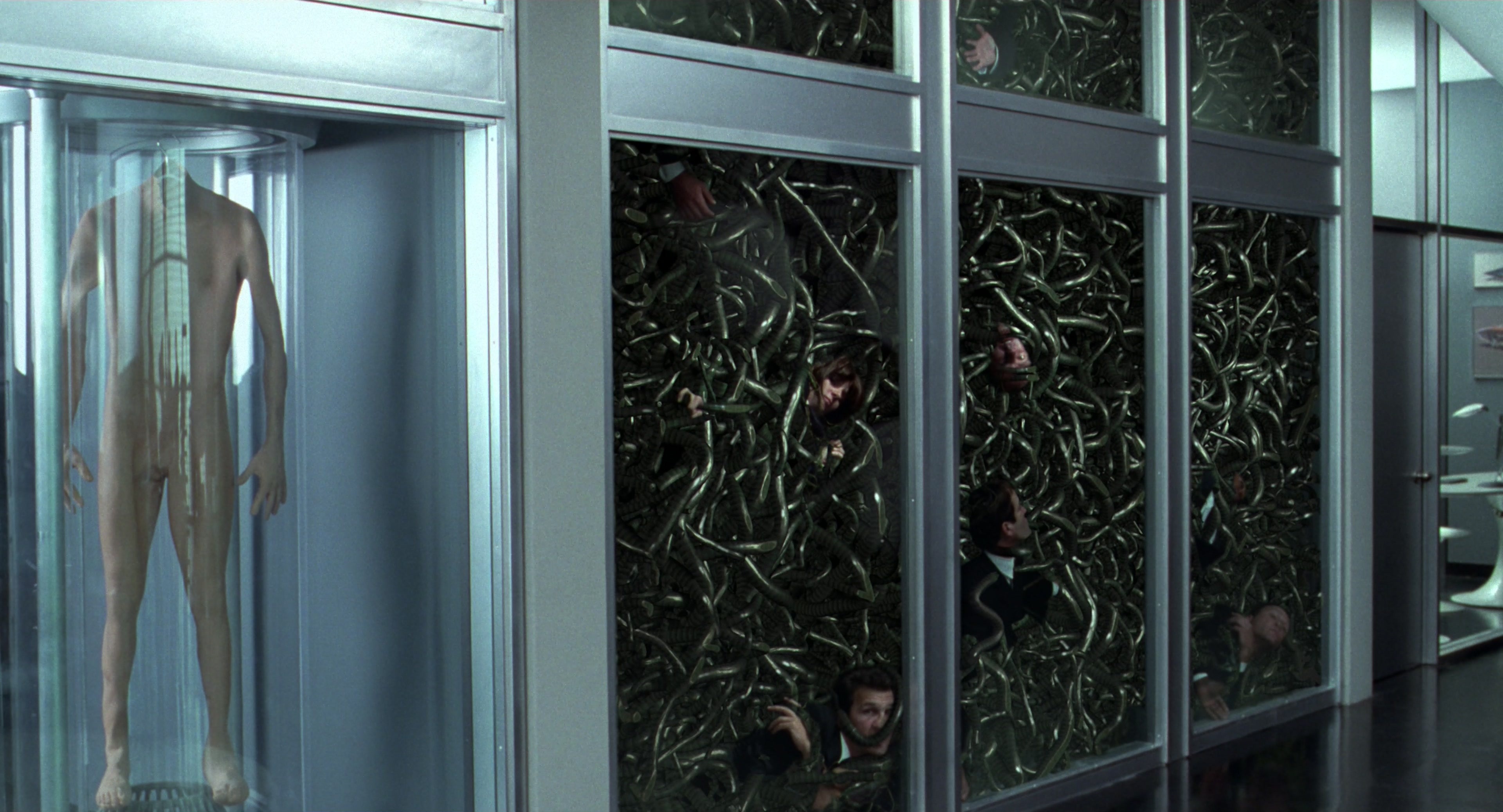Men in Black II (2002), wide, 1.85:1 — film still