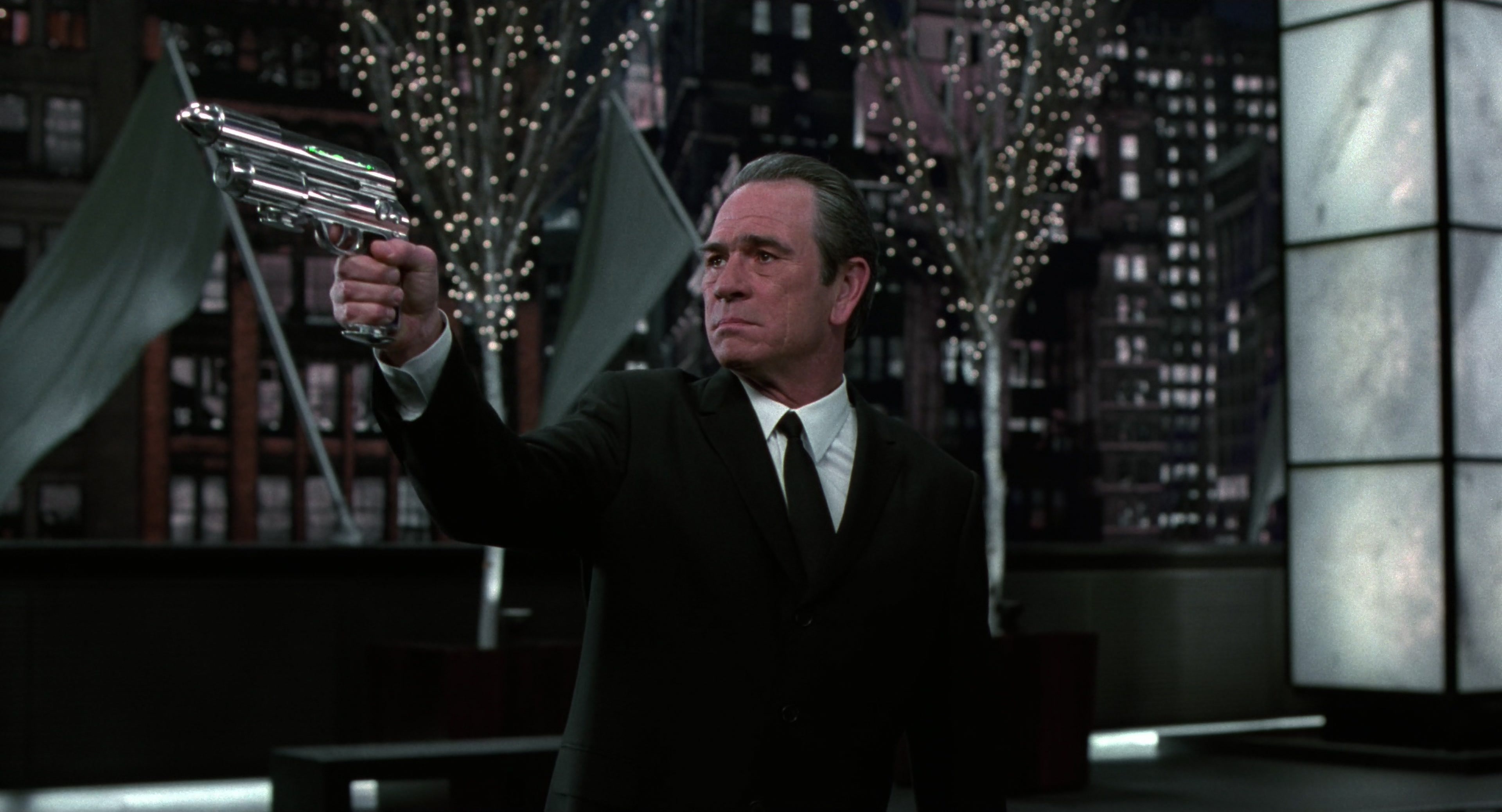 Men in Black II (2002), wide, 1.85:1 — film still