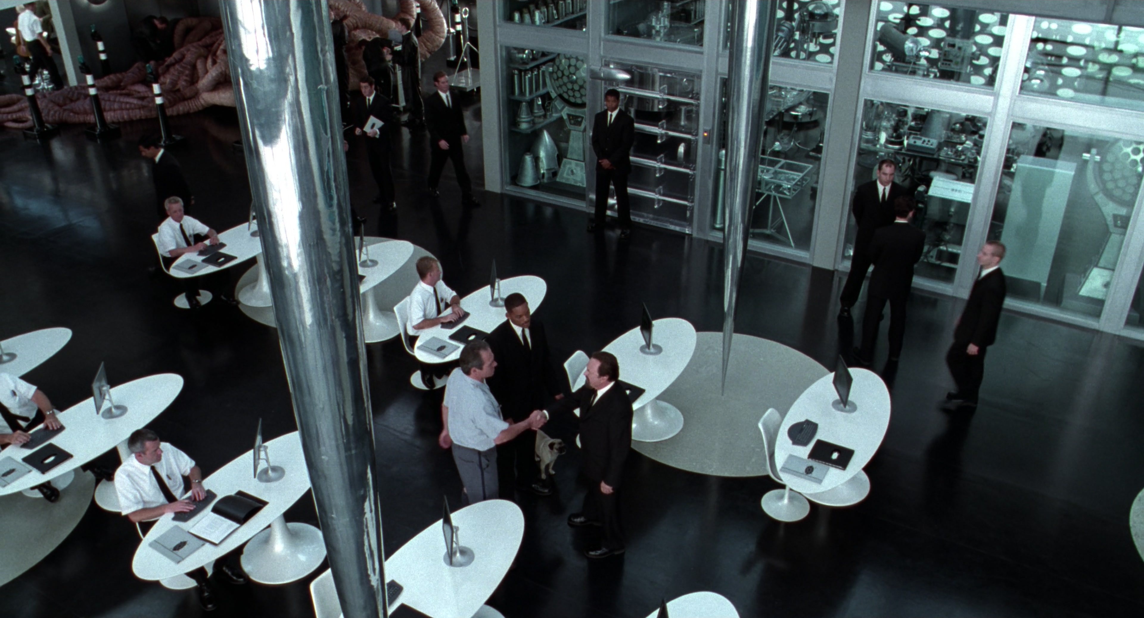Men in Black II (2002), wide, 1.85:1 — film still