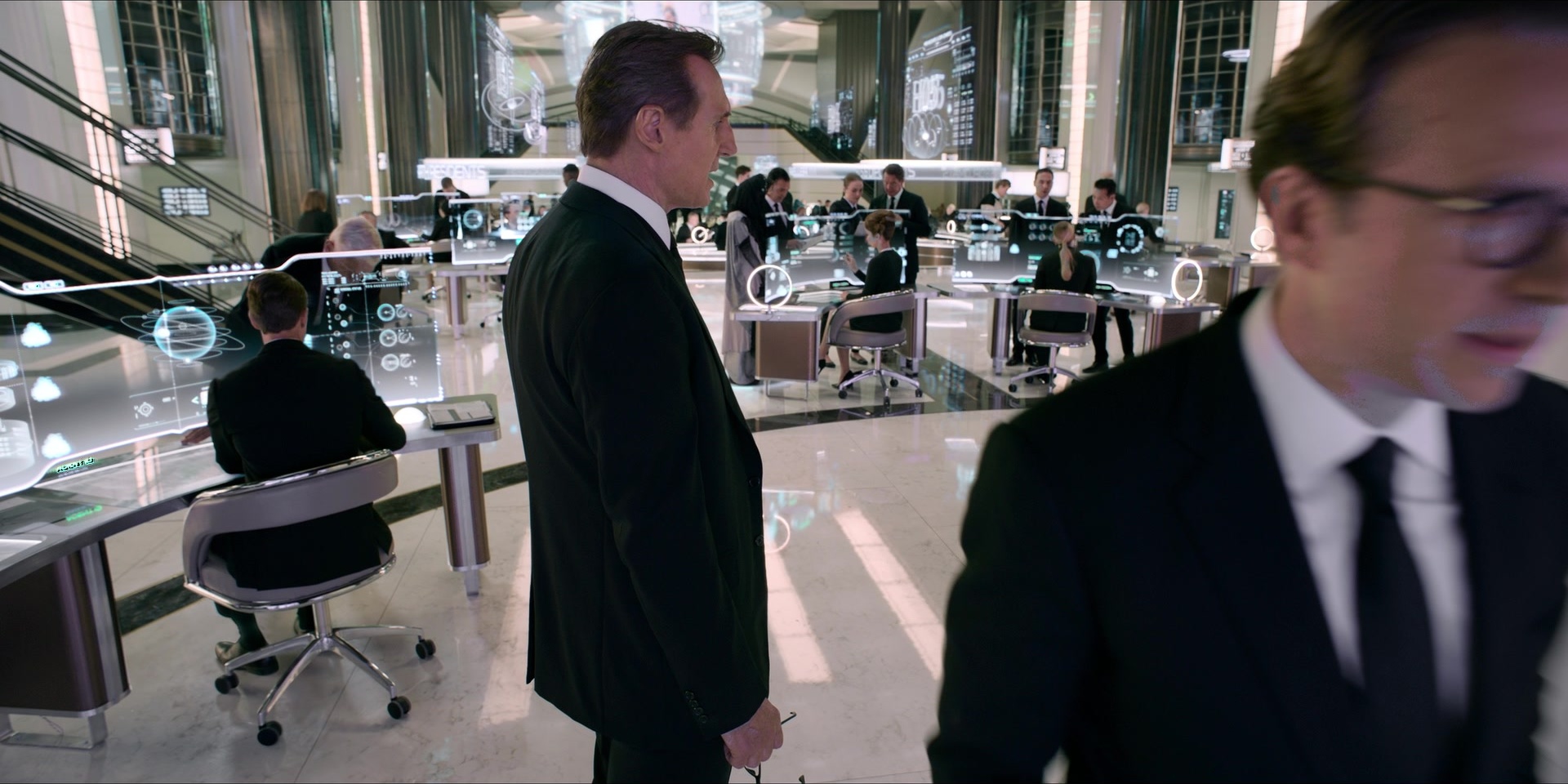 Men in Black International (2019), wide, 2.00:1 — film still