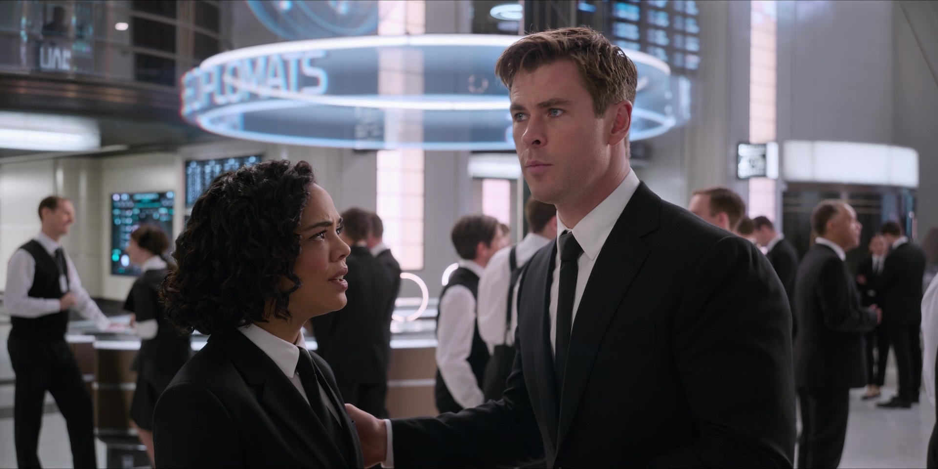 Men in Black International (2019), wide, 2.00:1 — film still