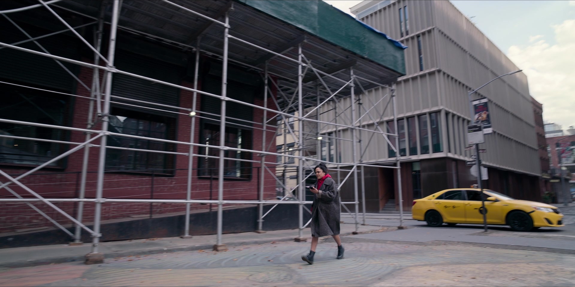 Men in Black International (2019), wide, 2.00:1 — film still