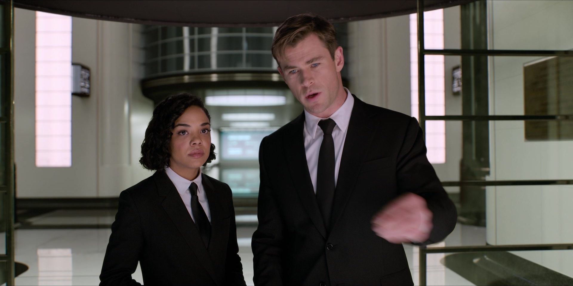 Men in Black International (2019), wide, 2.00:1 — film still