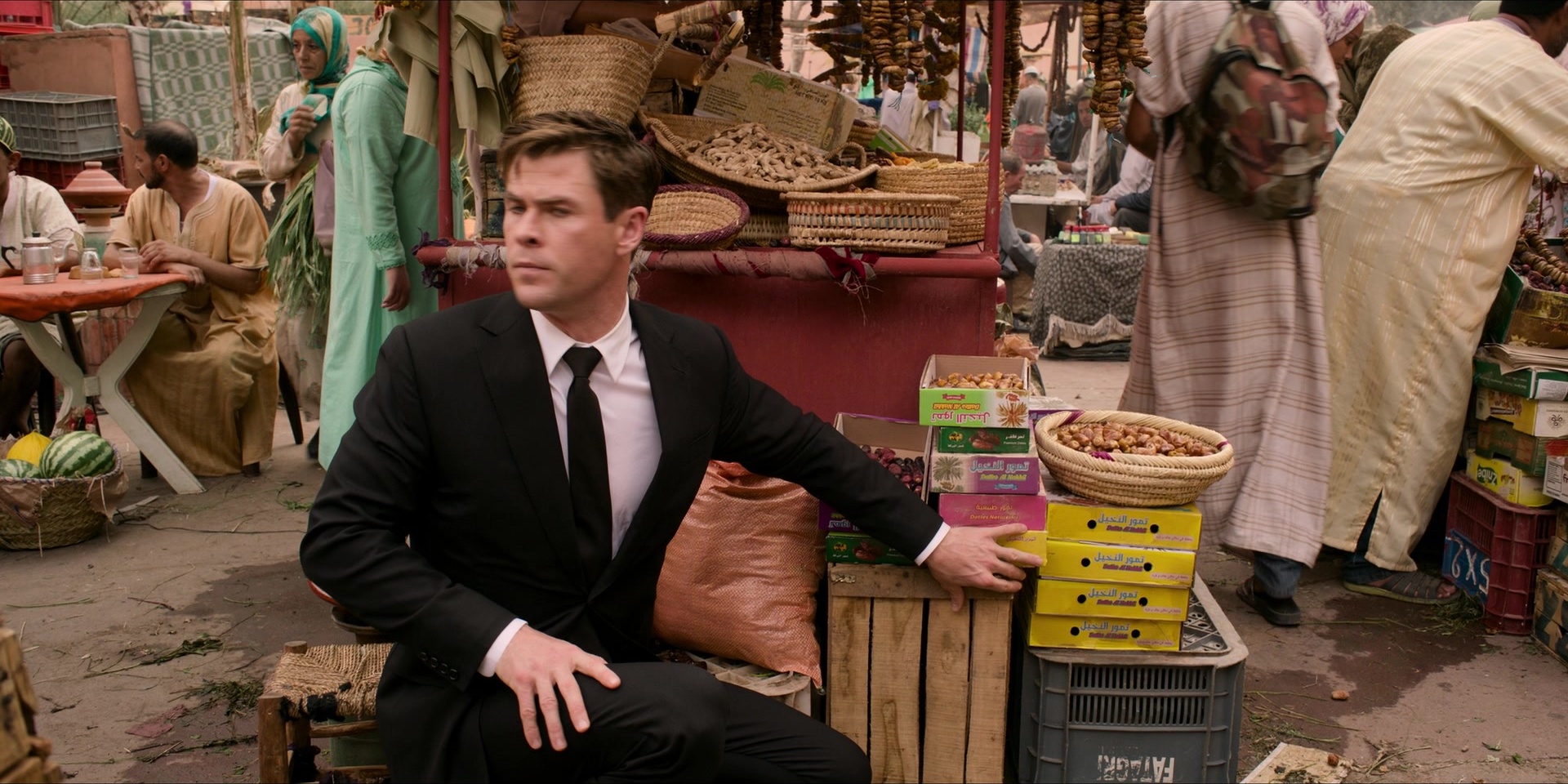 Men in Black International (2019), wide, 2.00:1 — film still