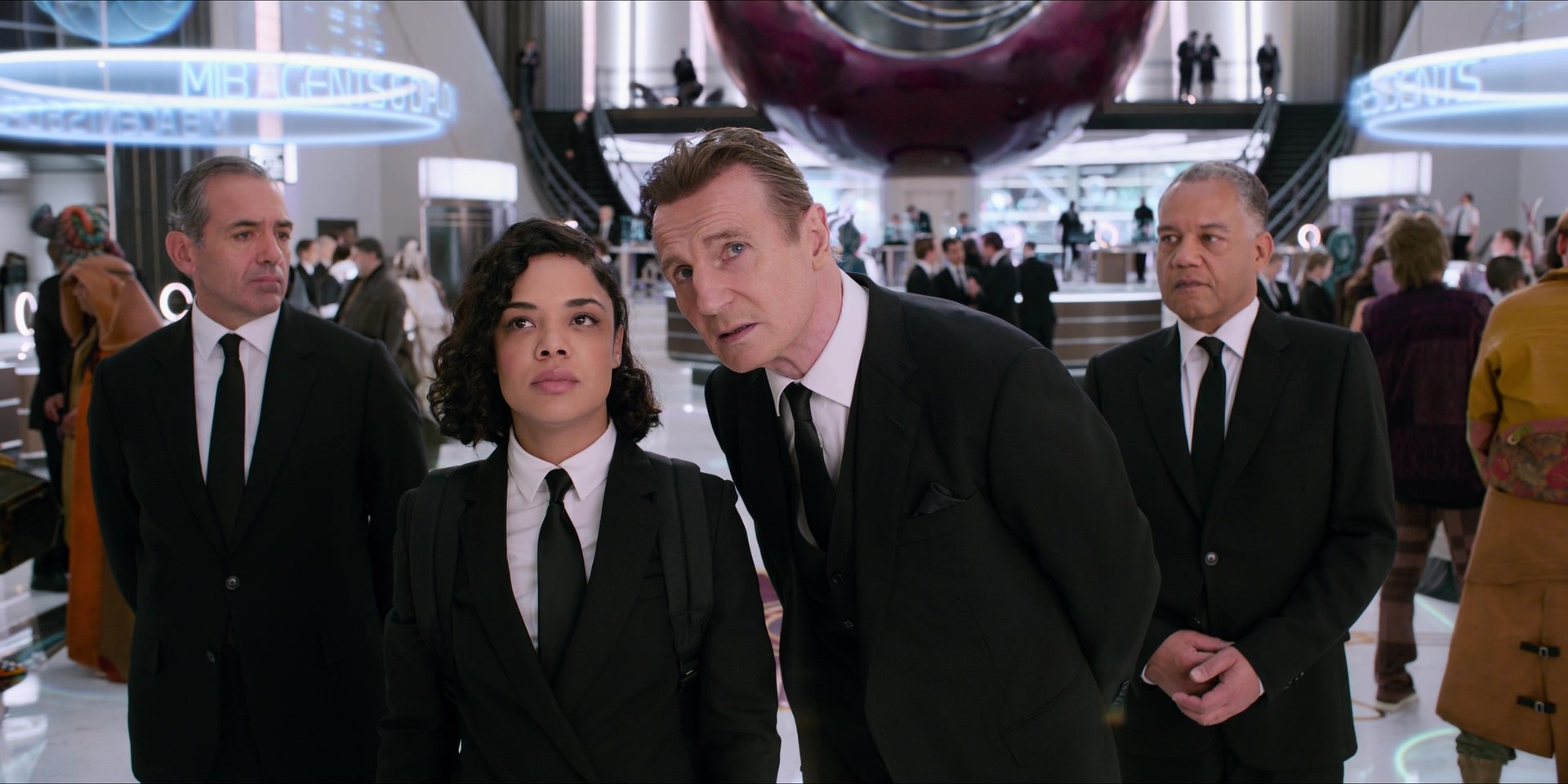Men in Black International (2019), wide, 2.00:1 — film still