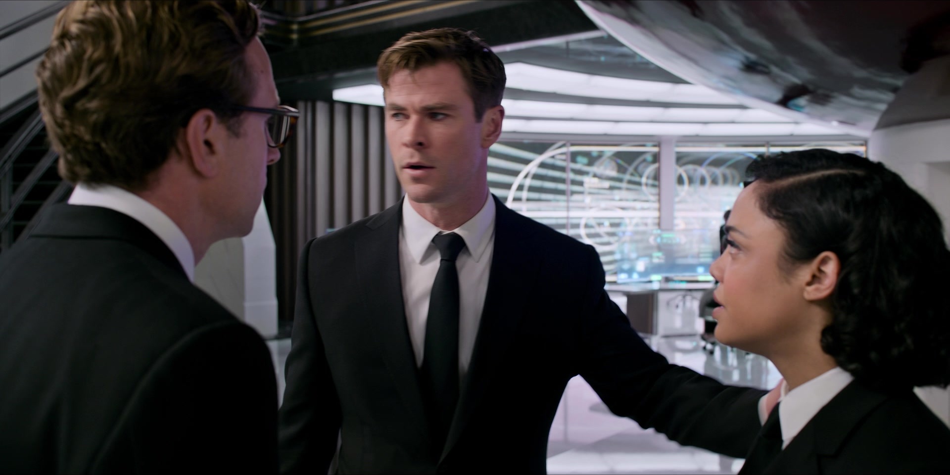 Men in Black International (2019), wide, 2.00:1 — film still