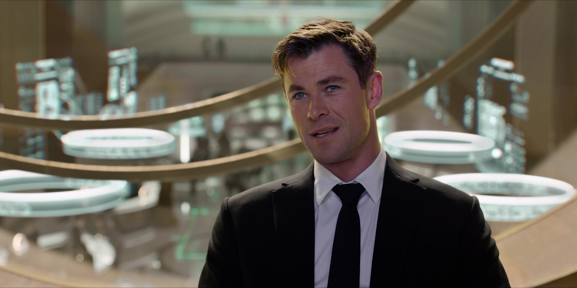 Men in Black International (2019), wide, 2.00:1 — film still
