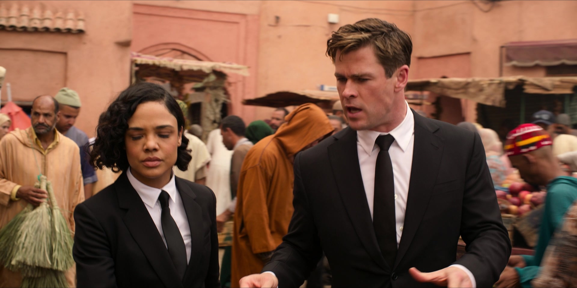 Men in Black International (2019), wide, 2.00:1 — film still