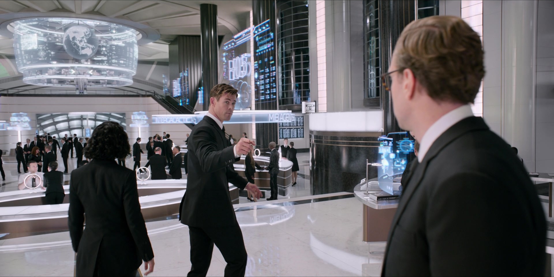Men in Black International (2019), wide, 2.00:1 — film still