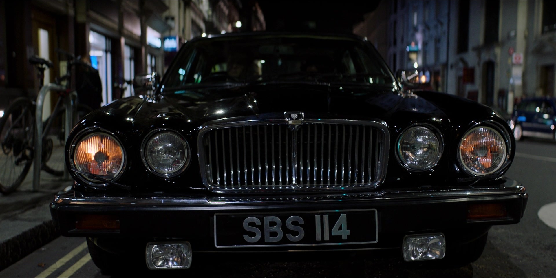 Men in Black International (2019), wide, 2.00:1 — film still
