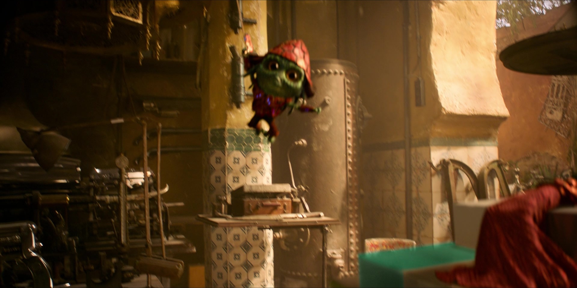 Men in Black International (2019), wide, 2.00:1 — film still