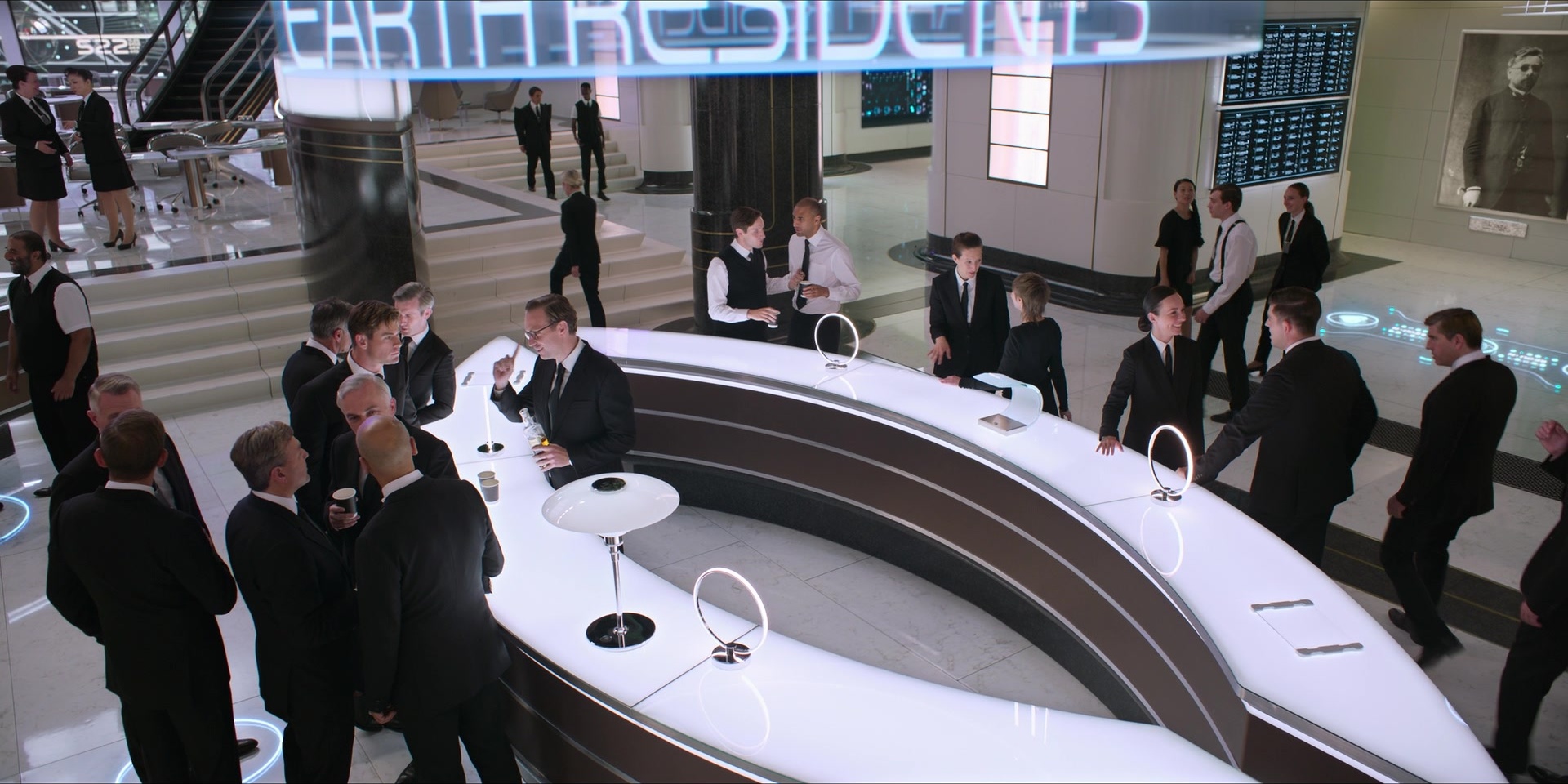 Men in Black International (2019), wide, 2.00:1 — film still