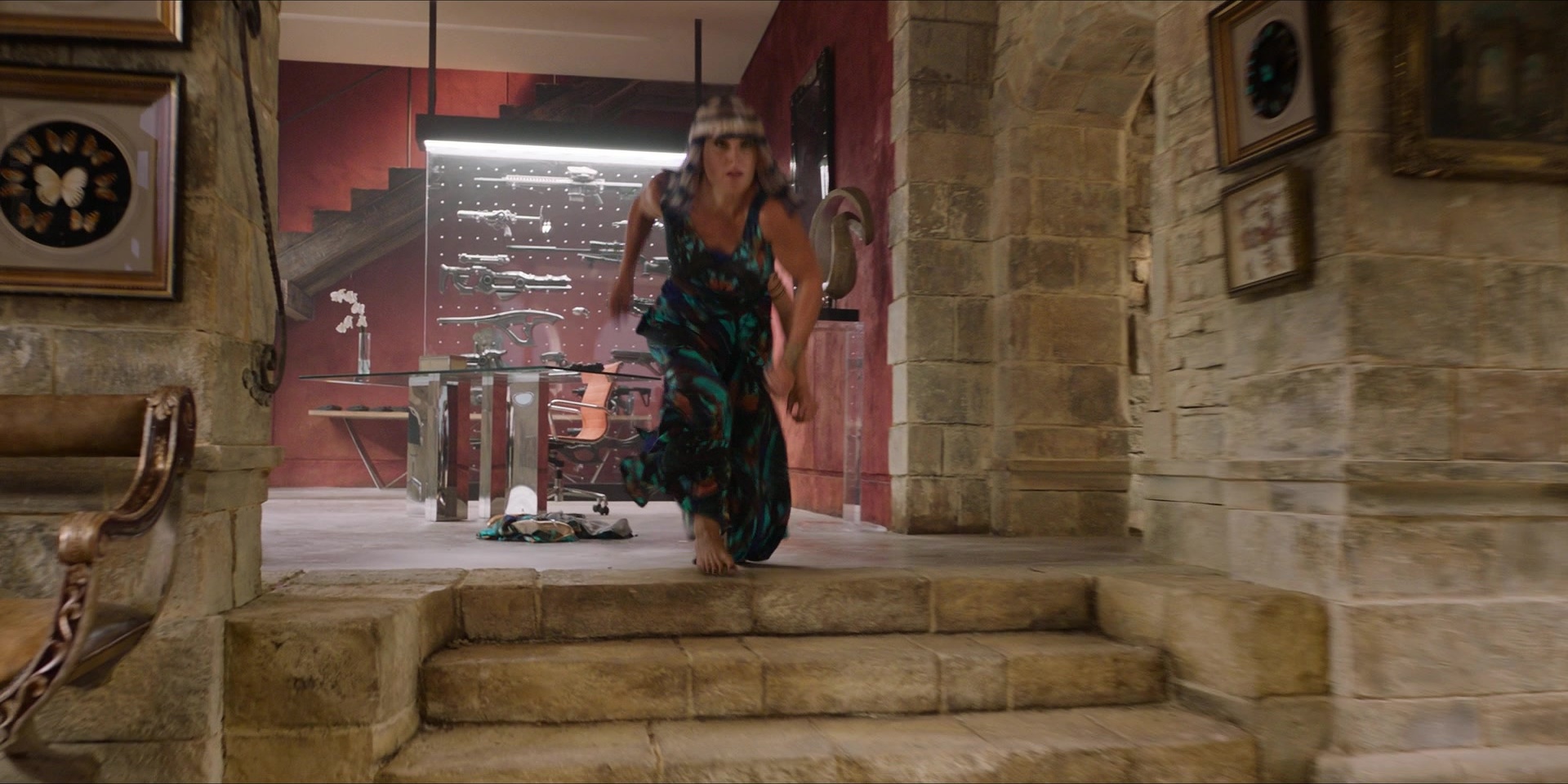 Men in Black International (2019), wide, 2.00:1 — film still