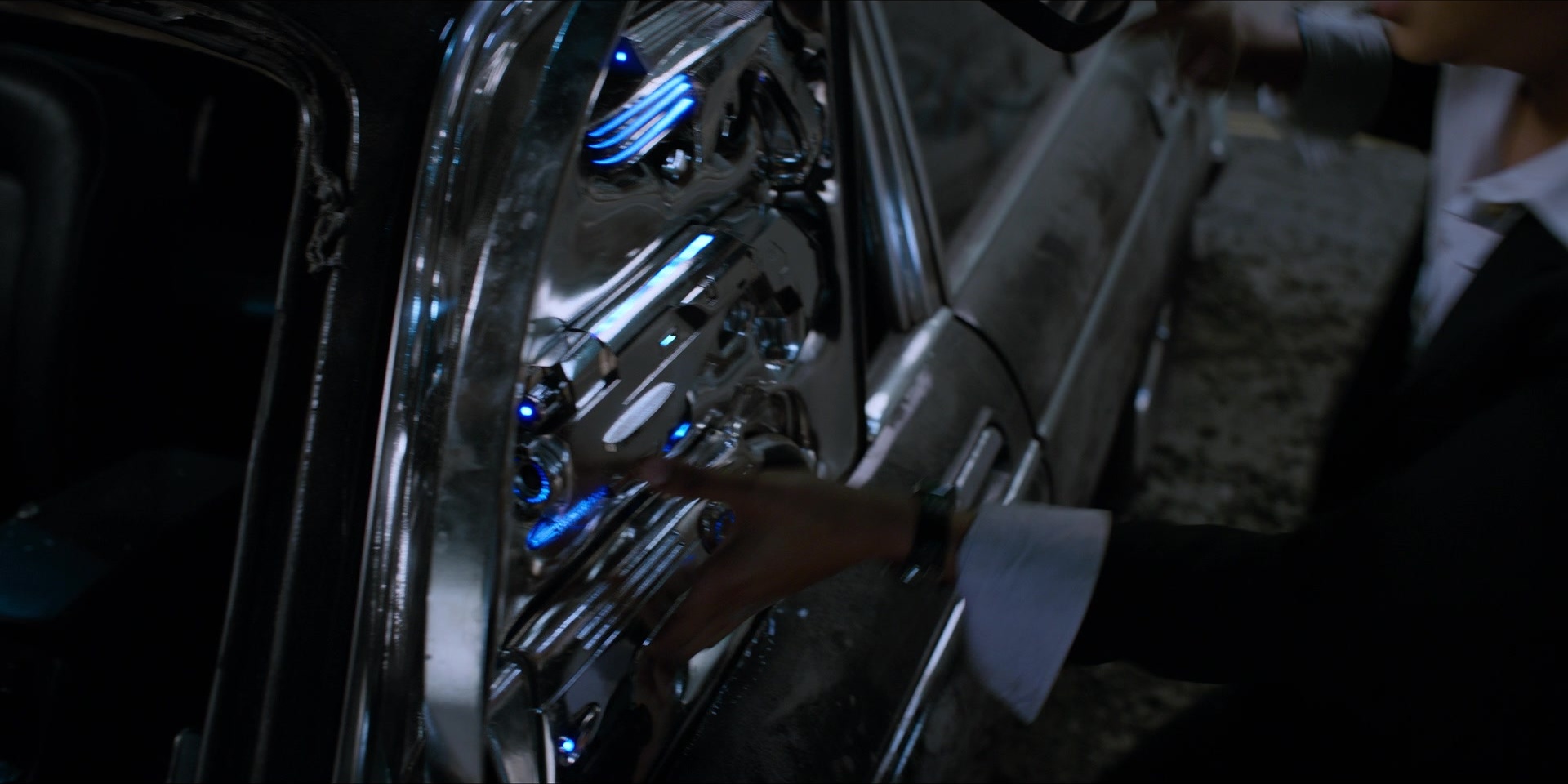 Men in Black International (2019), wide, 2.00:1 — film still