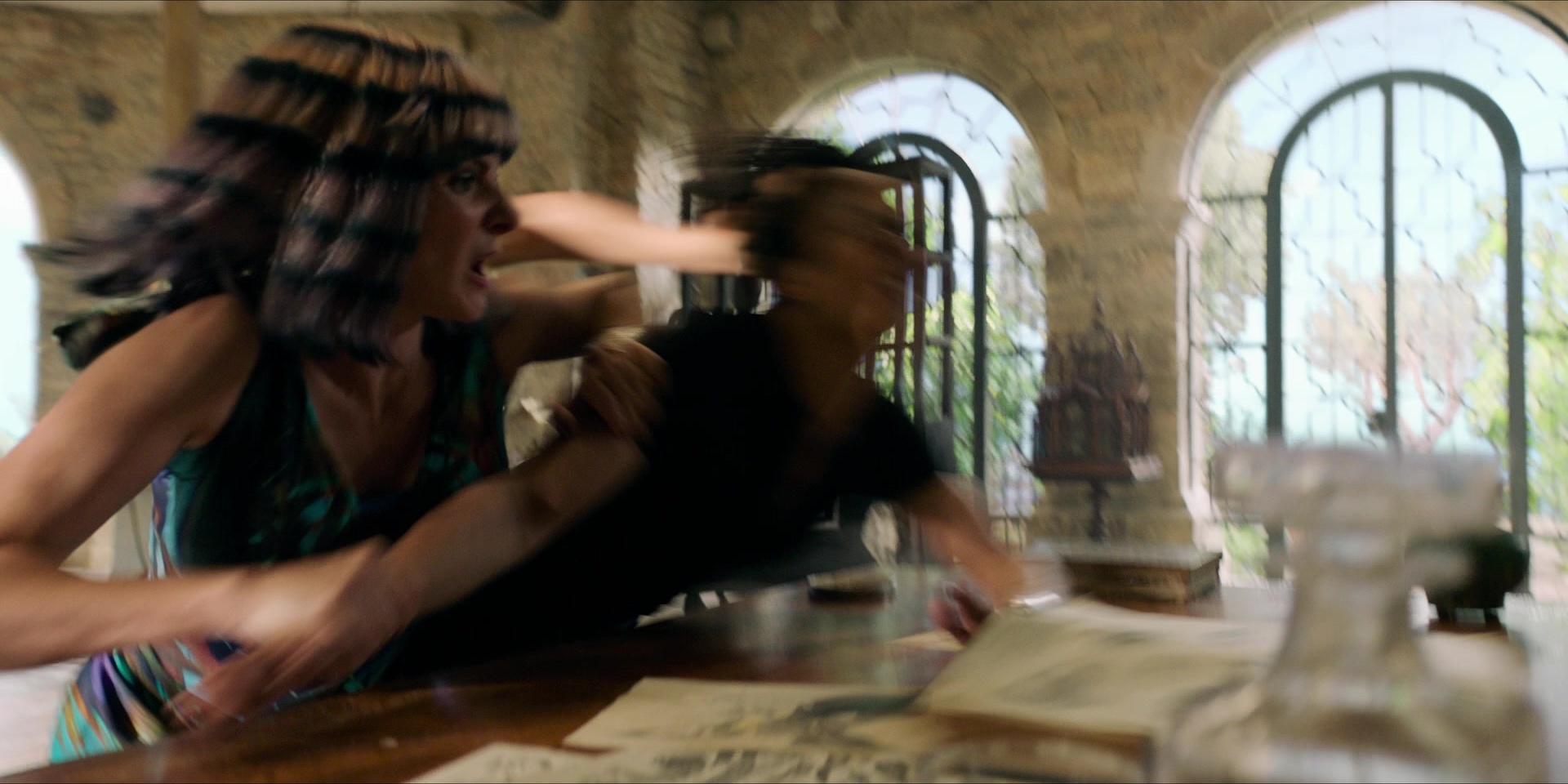 Men in Black International (2019), wide, 2.00:1 — film still