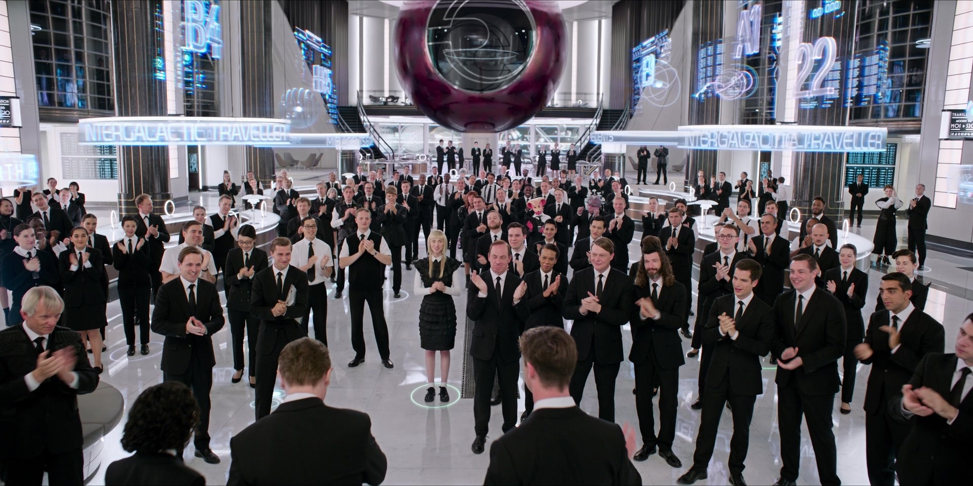 Men in Black International (2019), wide, 2.00:1 — film still