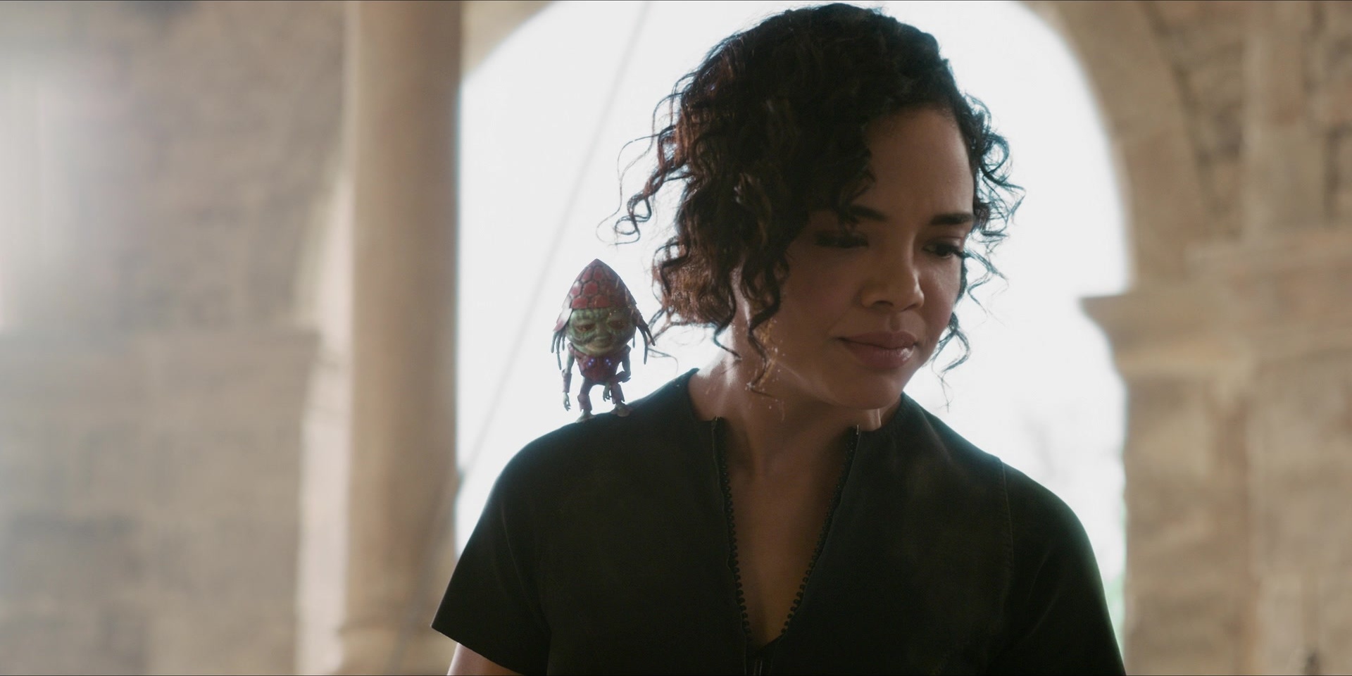 Men in Black International (2019), medium, 2.00:1 — film still