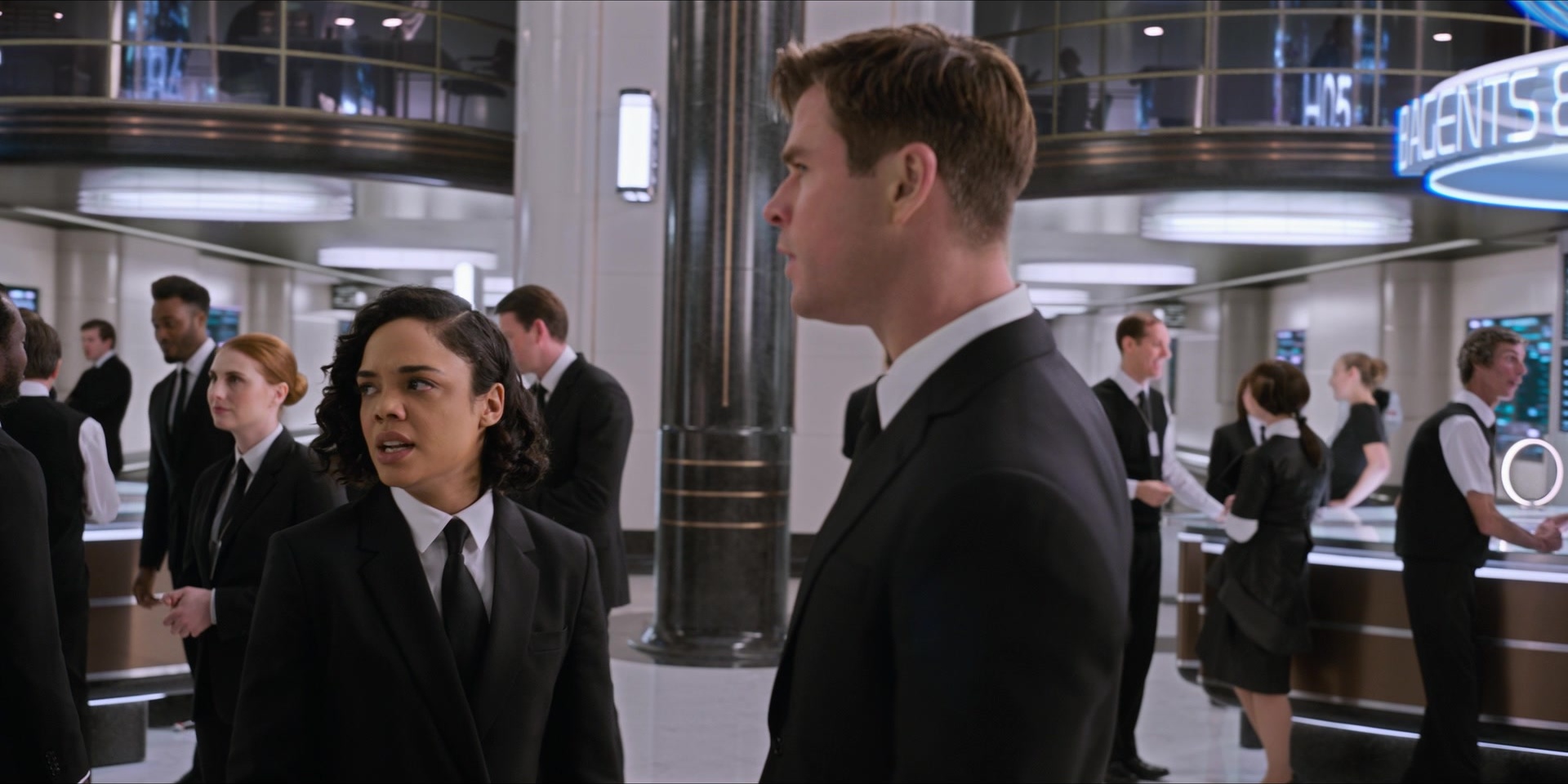 Men in Black International (2019), wide, 2.00:1 — film still