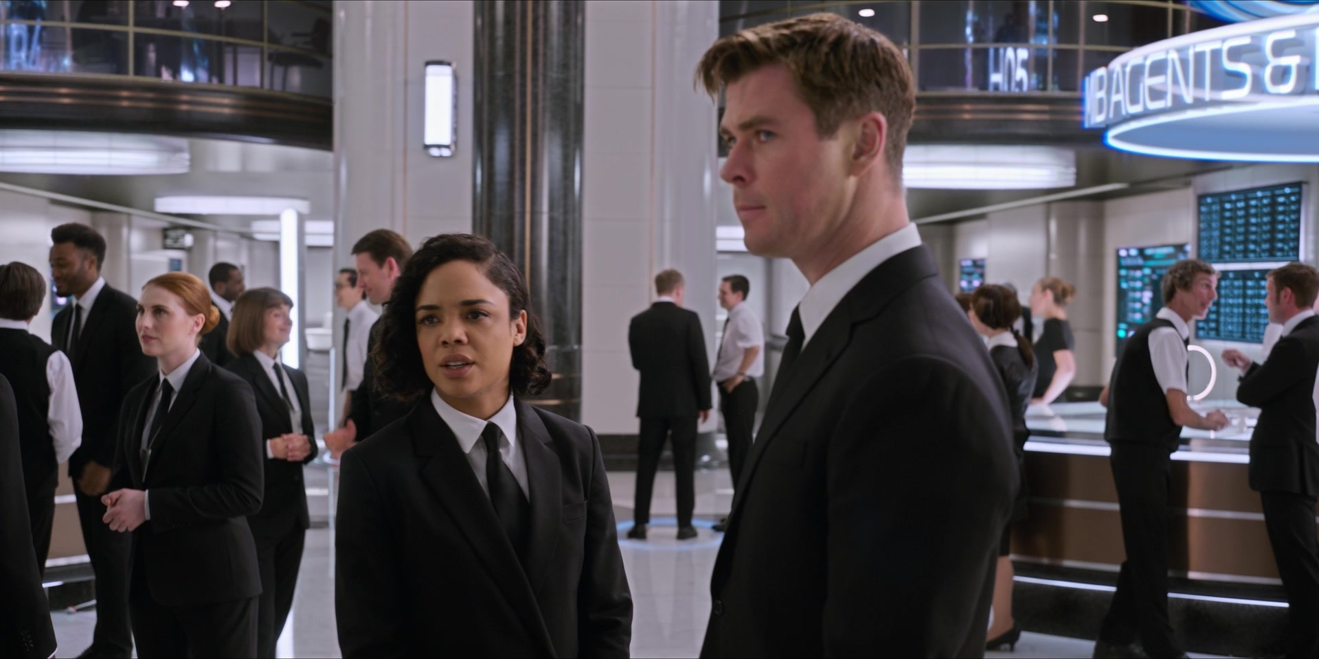 Men in Black International (2019), wide, 2.00:1 — film still